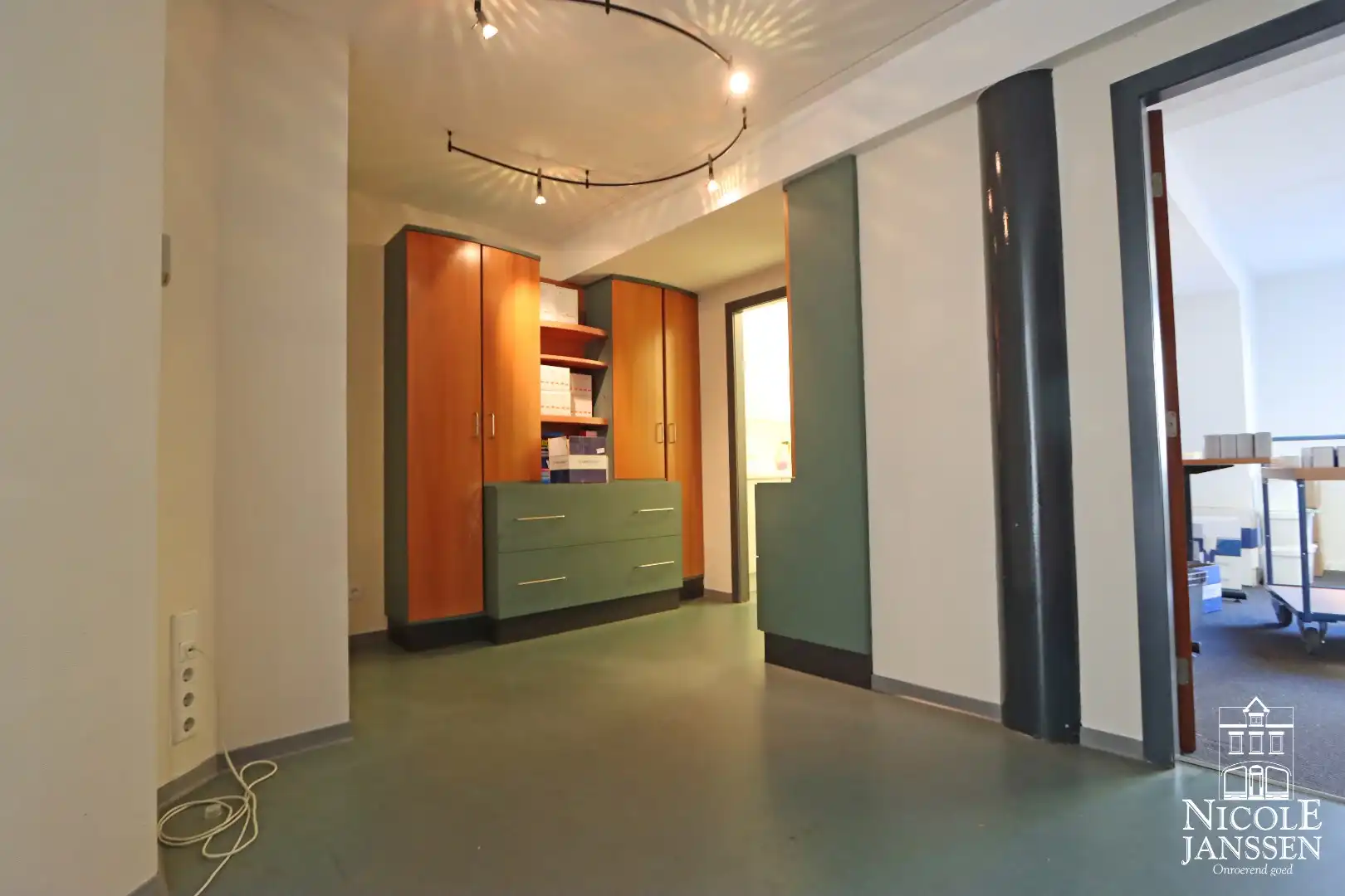 Verzorgd gelijkvloers handelspand  foto 3