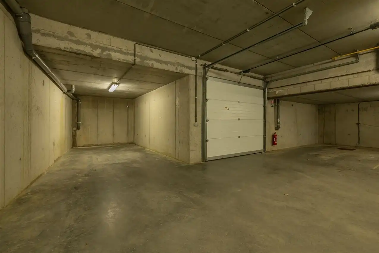 heel royaal, recent, nabij station, rustig, label A met garage foto 33