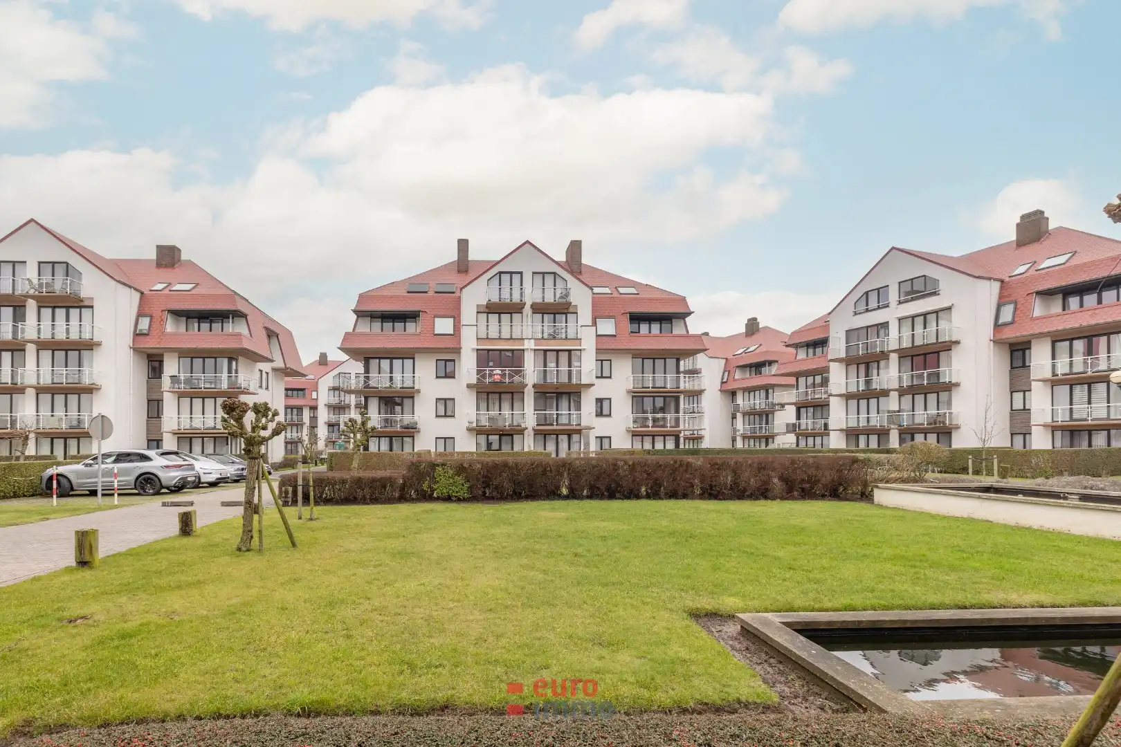 Zuidgericht appartement met terras in groen en autoluw domein nabij zee foto 14