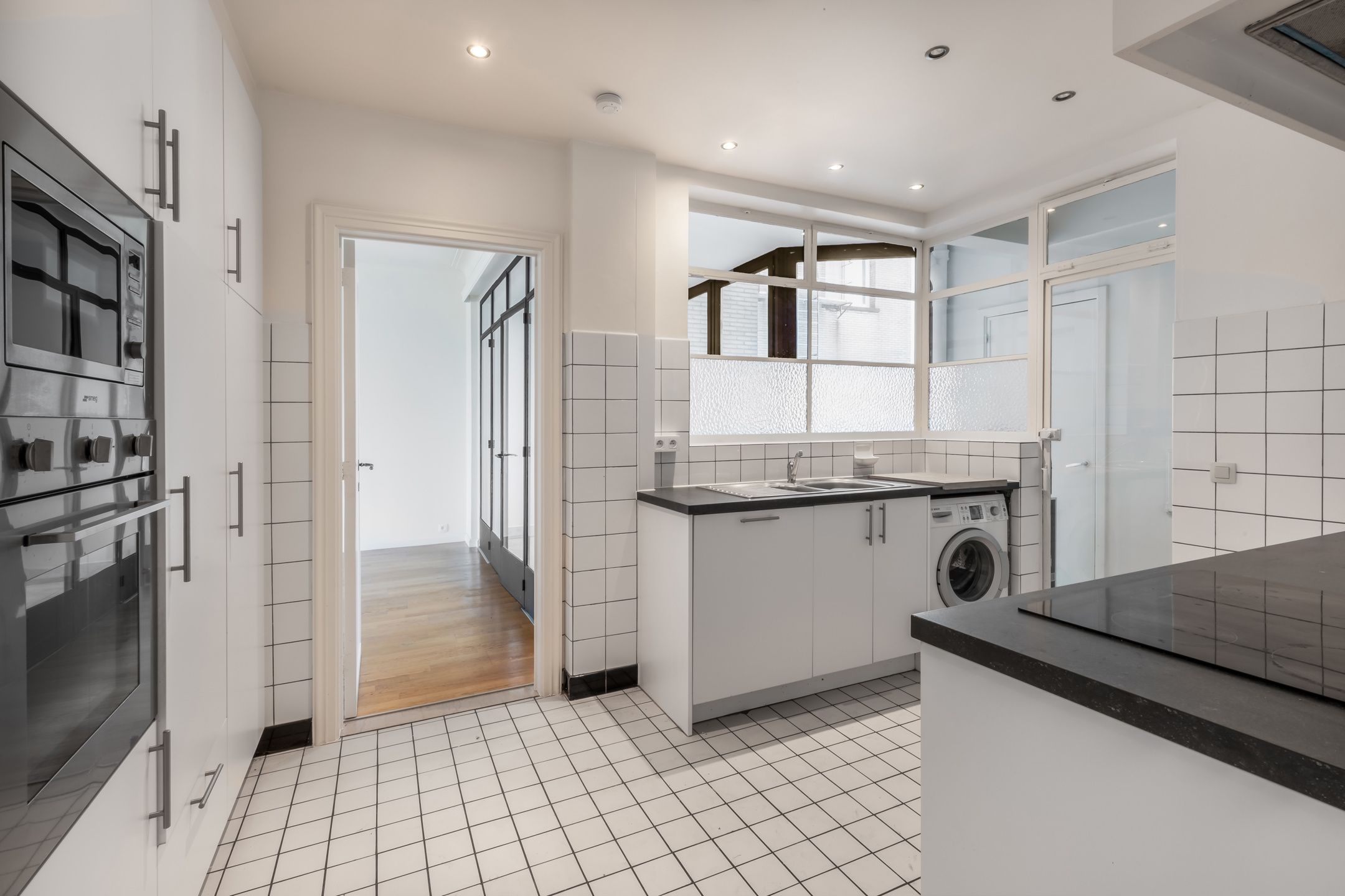 Riant licht appartement vlakbij Stadspark en centrum foto 19