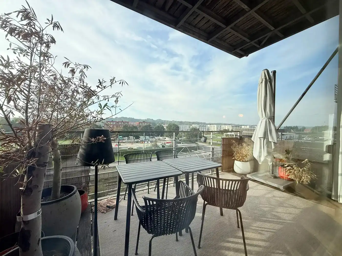 Ruime en moderne industriële loft met terras en ondergrondse parkeerplaats in Herent foto 11
