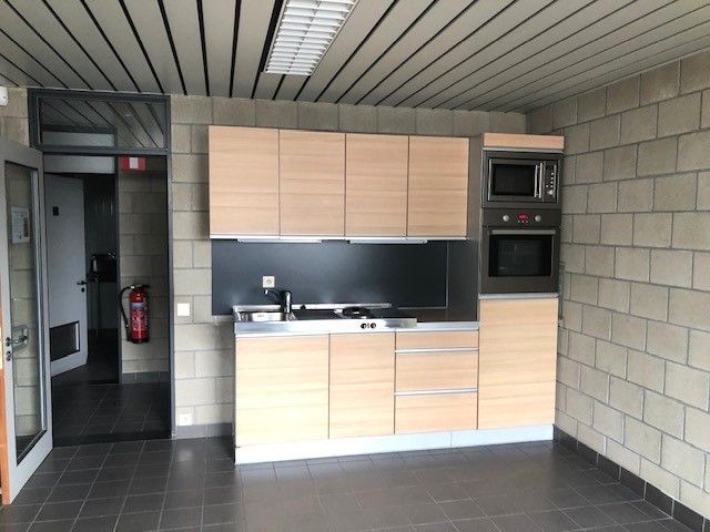 HANDELSPAND - BUREEL TE HUUR MET 3 STAANPLAATSEN foto 5