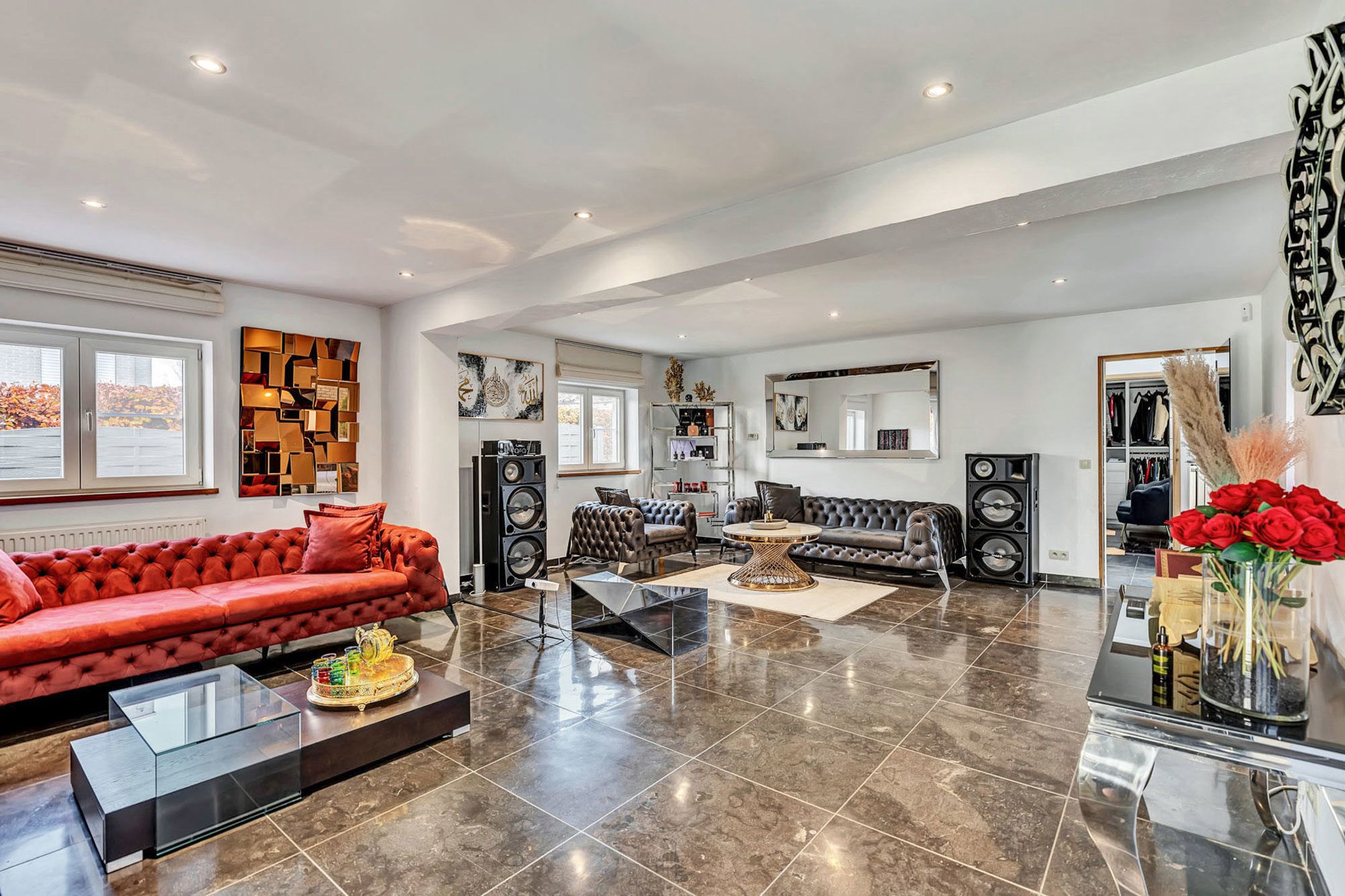 Gerenoveerde woning op strategische locatie met 5 slaapkamers foto 3