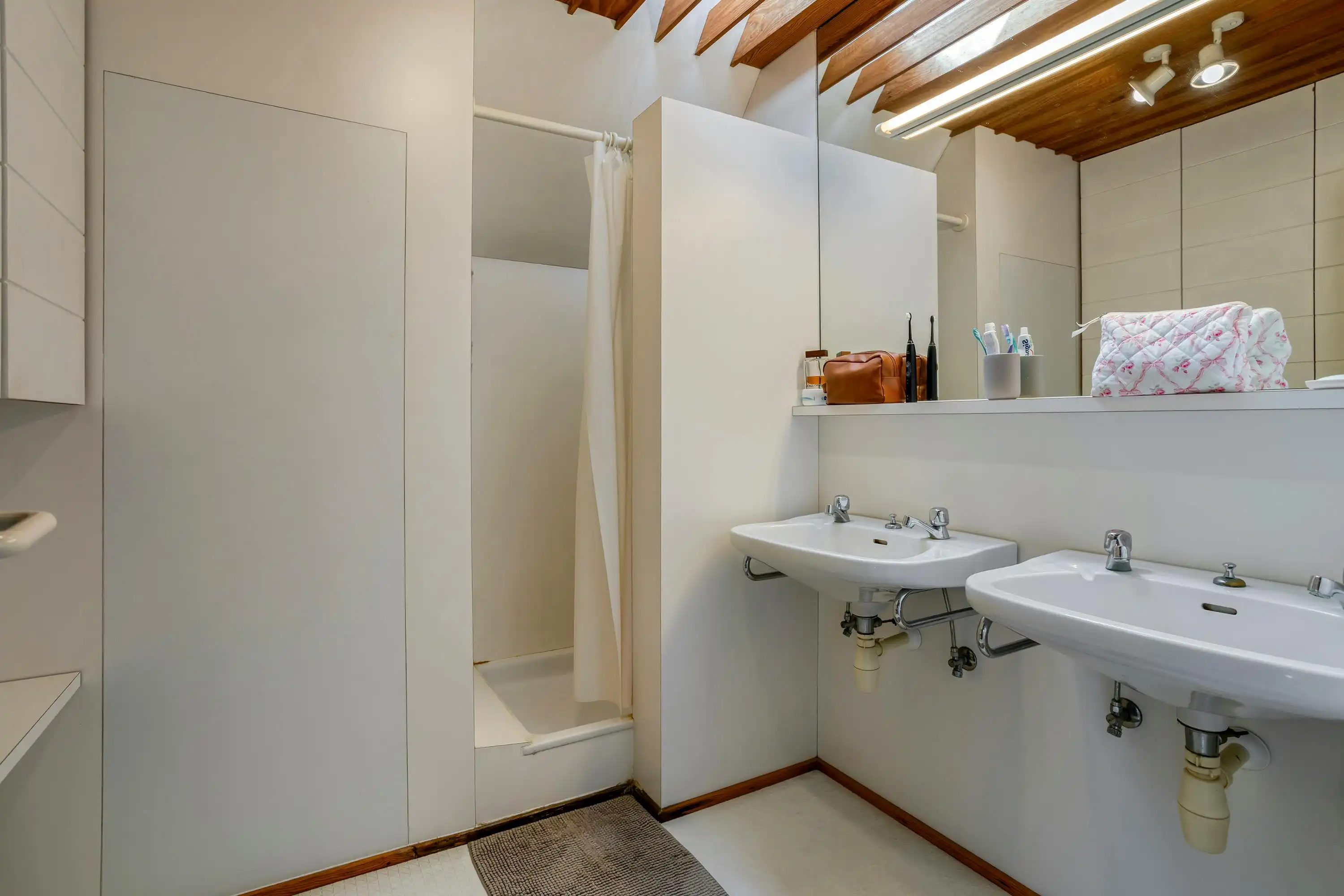 Appartement (120m²) met 2 slaapkamers in centrum Veurne. foto 10