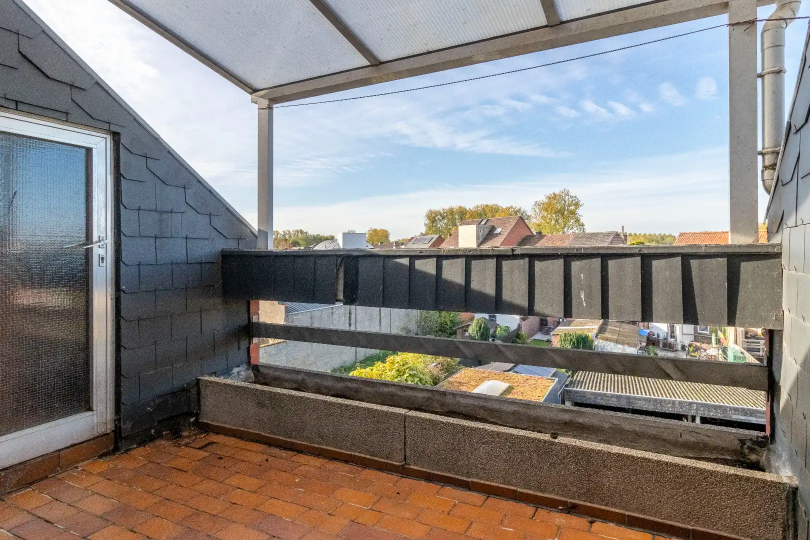 Ruim appartement met drie slaapkamers en twee terrassen foto 3