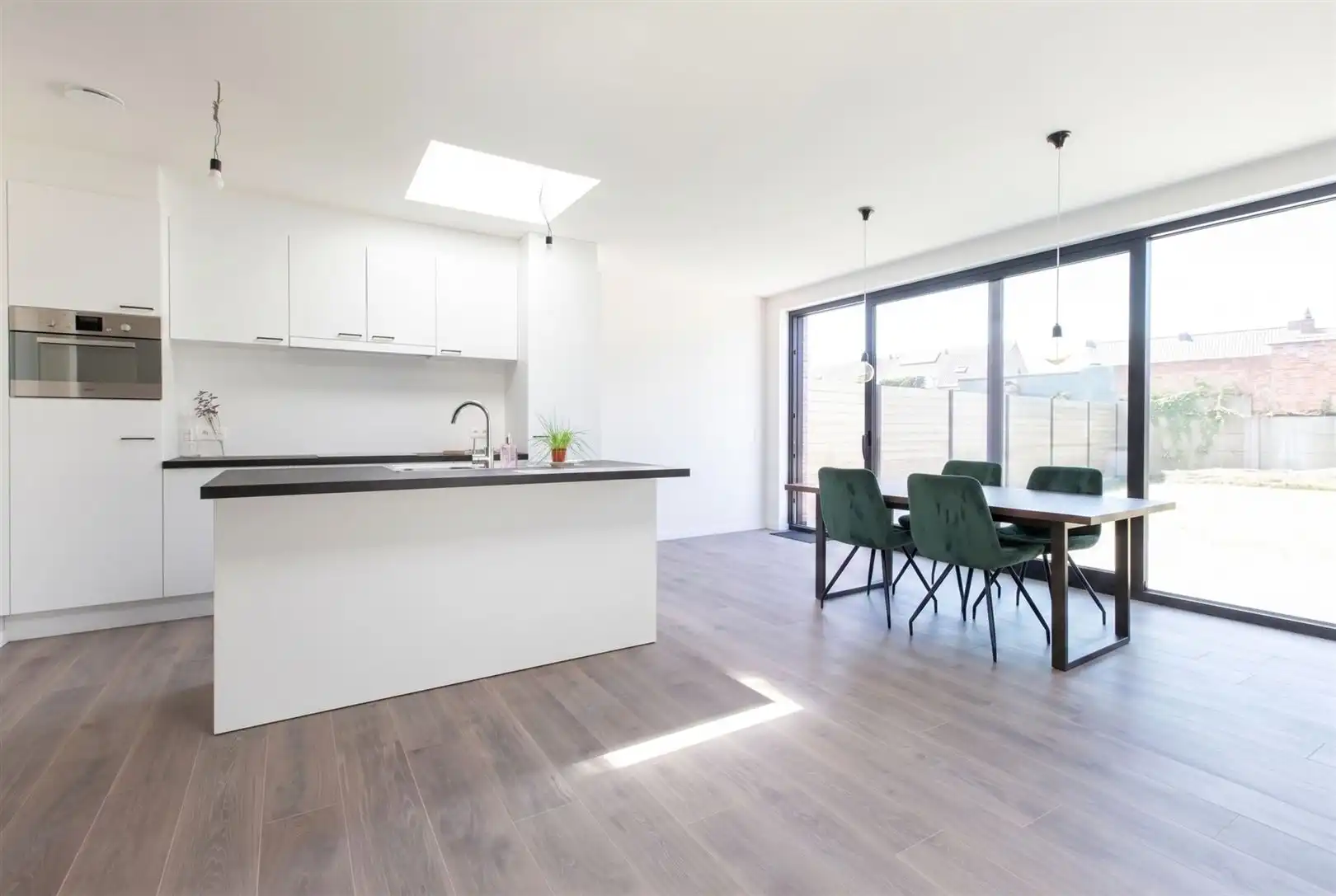Volledig afgewerkte nieuwbouwwoning MOGELIJKS 6% BTW !! foto 5