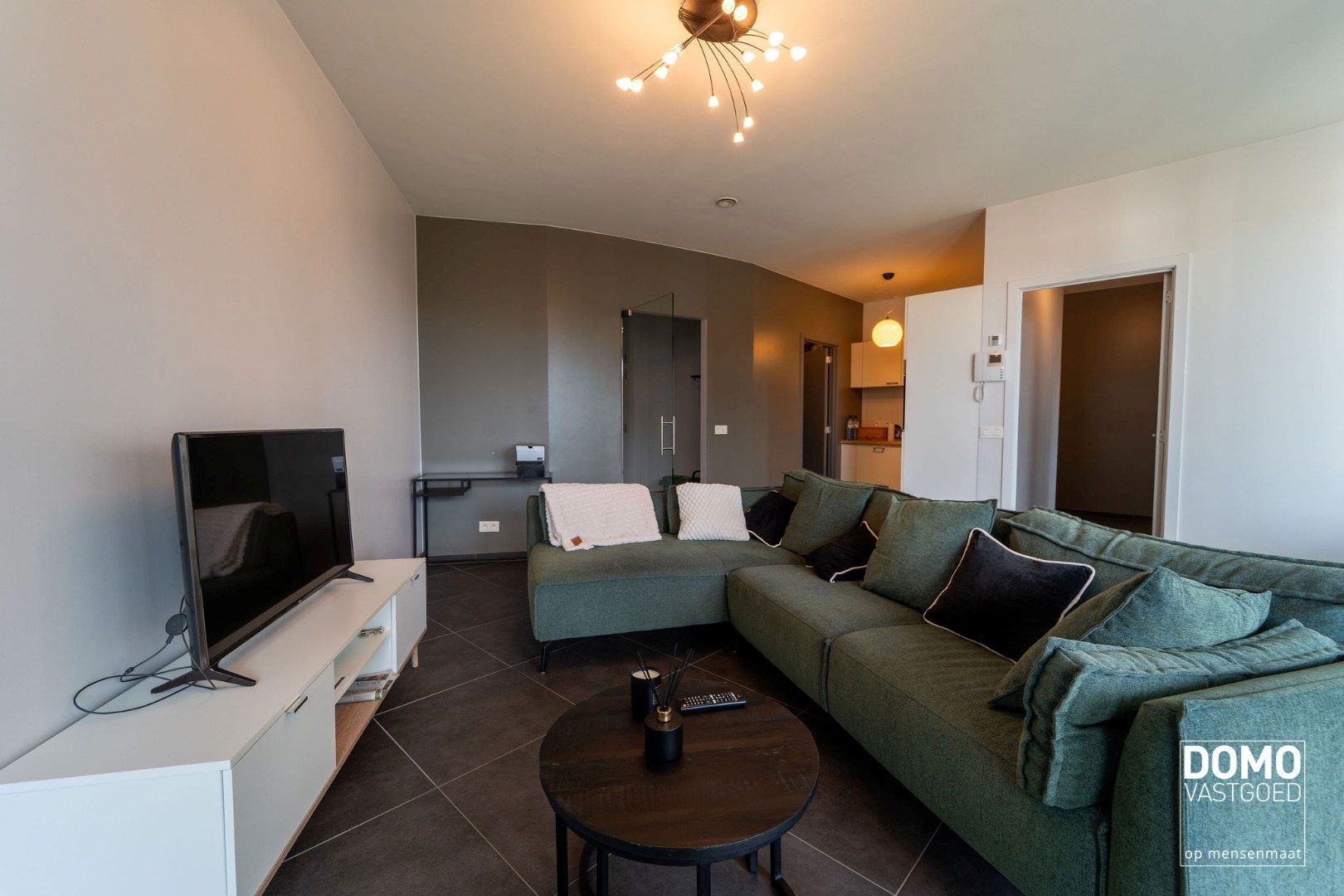 LUXE APPARTEMENT MET PRACHTIG TERRAS, 2 SLAAPKAMERS EN AUTOSTANDPLAATS TE KOOP IN HARTJE VAN HASSELT  foto 3