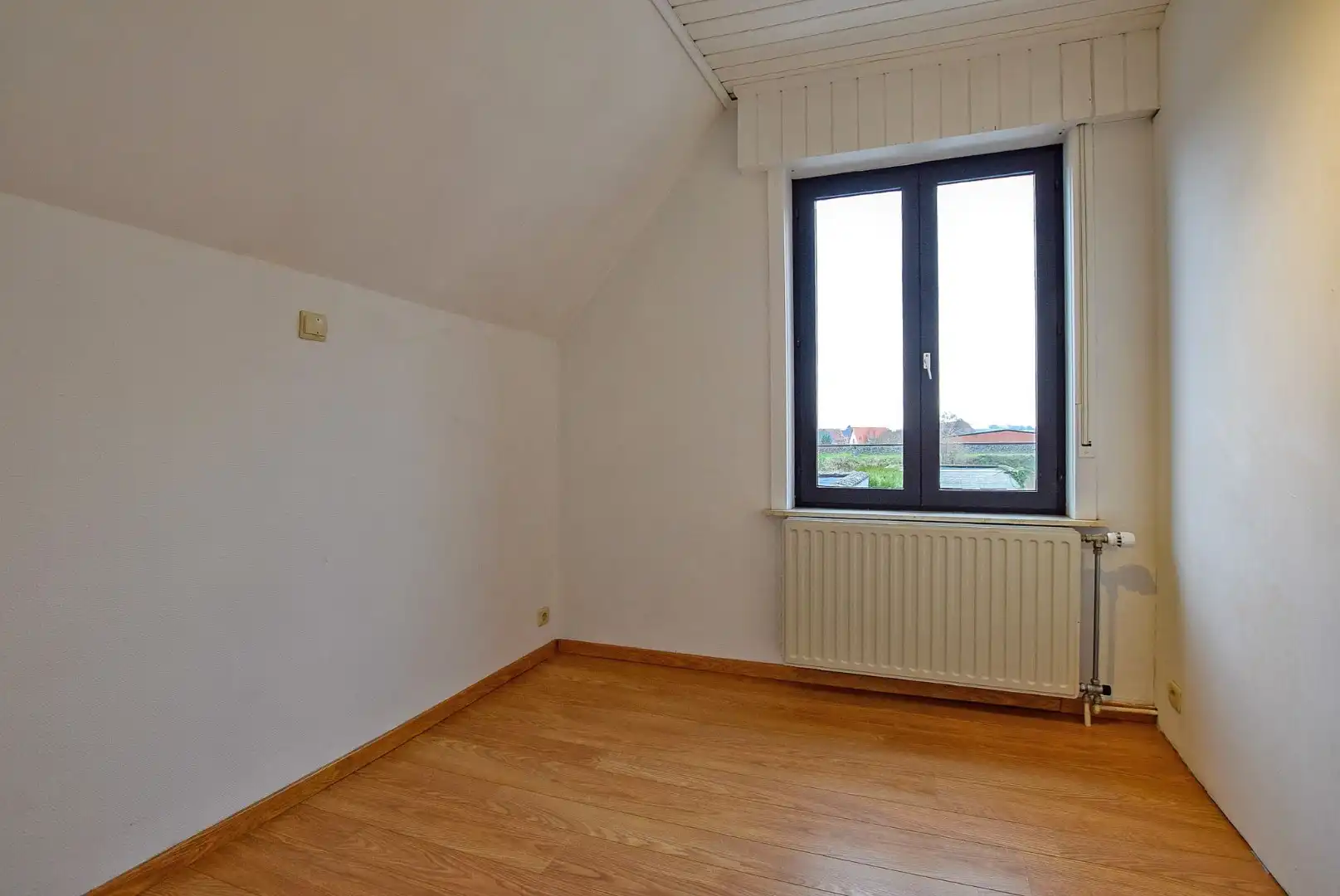 Instapklare gezinswoning met 3 slaapkamers en garage in het centrum van Diksmuide. foto 15