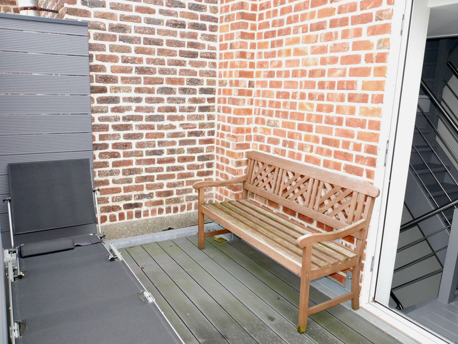 Centraal gelegen triplex app met 2 SLPK én terras! foto 11