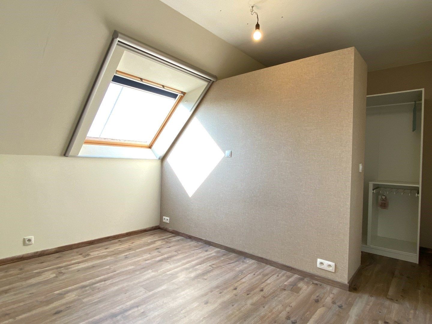 Kindvriendelijke en lichtrijke woning te huur in Wevelgem foto 8