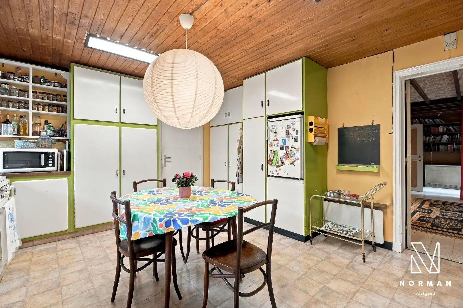 Gelijkvloerse woning op groene topligging aan het Heulebeekdomein in Kuurne met 4 slaapkamers, garage en ruime tuin te koop op perceel van +/- 1500 m²! foto 9