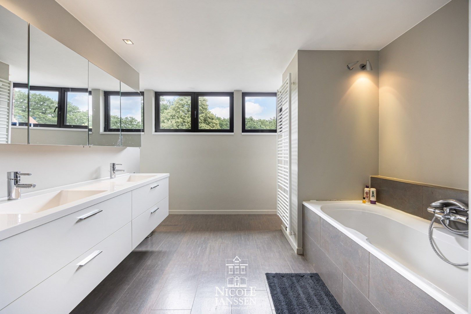 Exclusieve, authentieke villa met binnenzwembad op een rustige locatie foto 18
