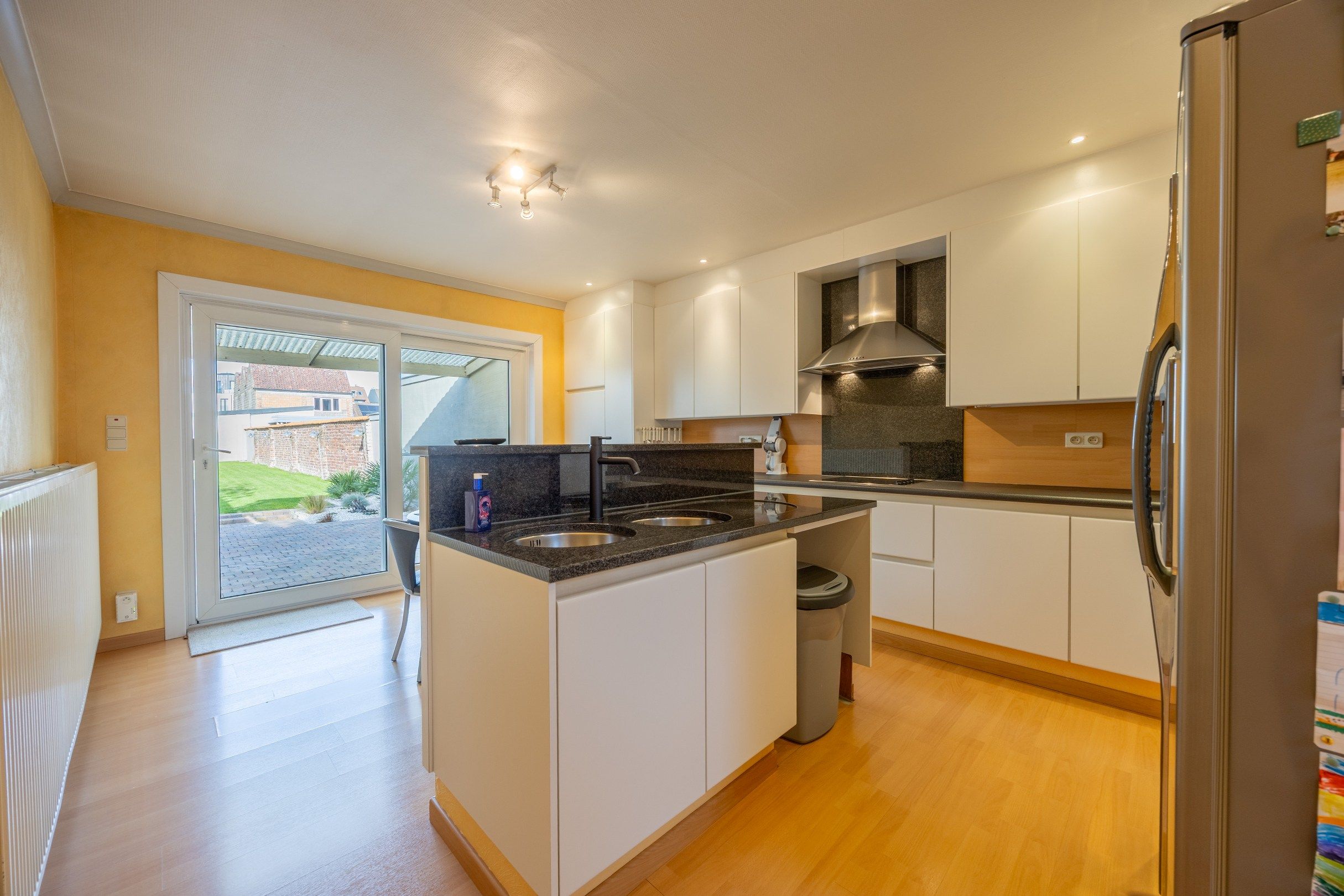 Verzorgde woning met tuin en garage foto 8