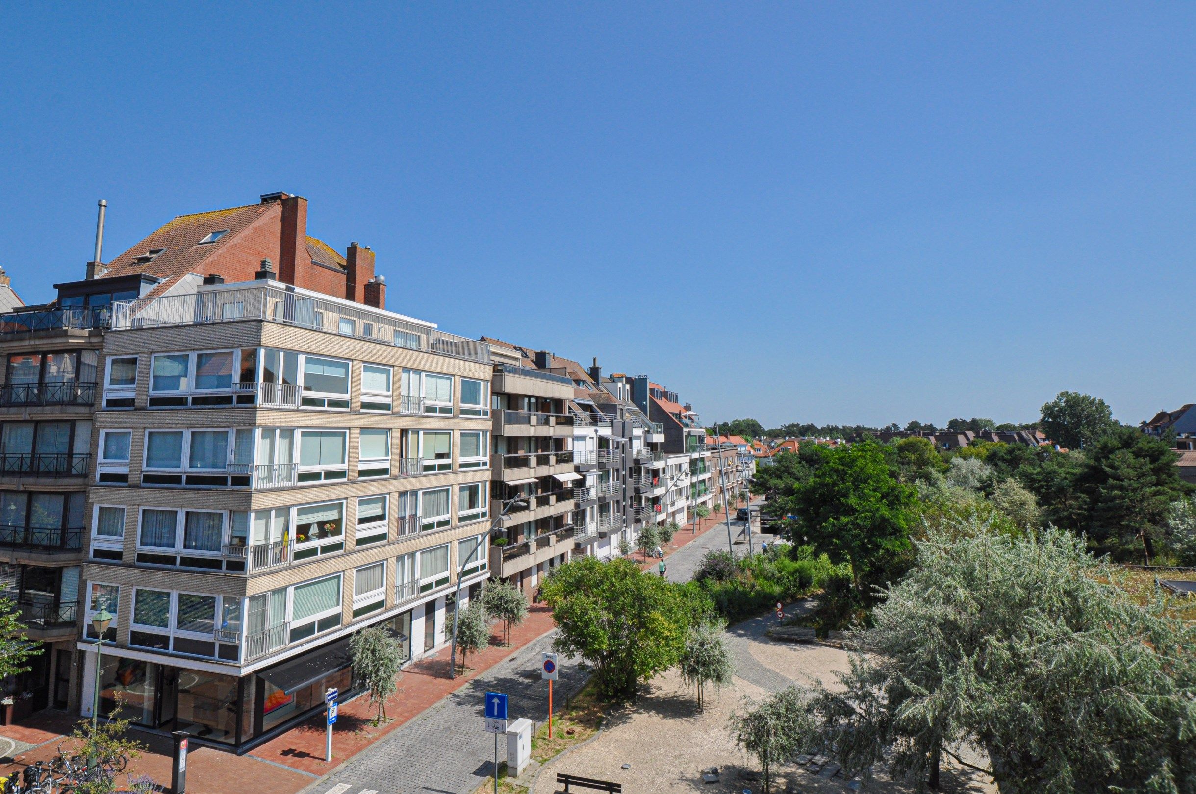 Tijdloos volledig gerenoveerd appartement centraal gelegen nabij het Driehoekplein. foto 16