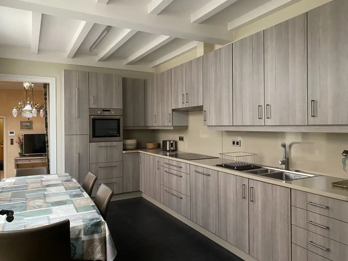 Handelspand met ruime woonst in het hart van Geraardsbergen foto 9