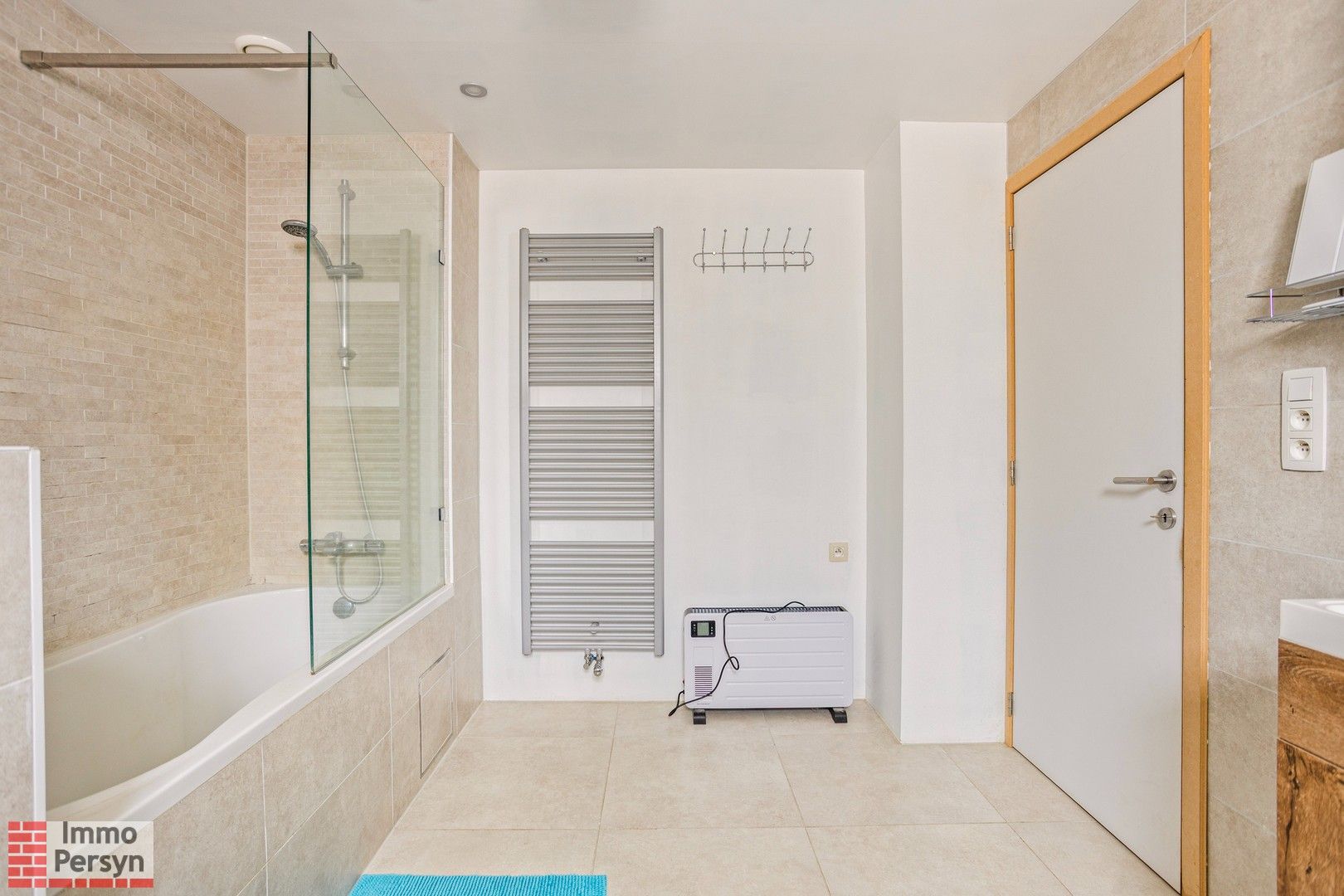 Halfopen instapklare woning met 4 (mogelijk 5) slaapkamers foto 11