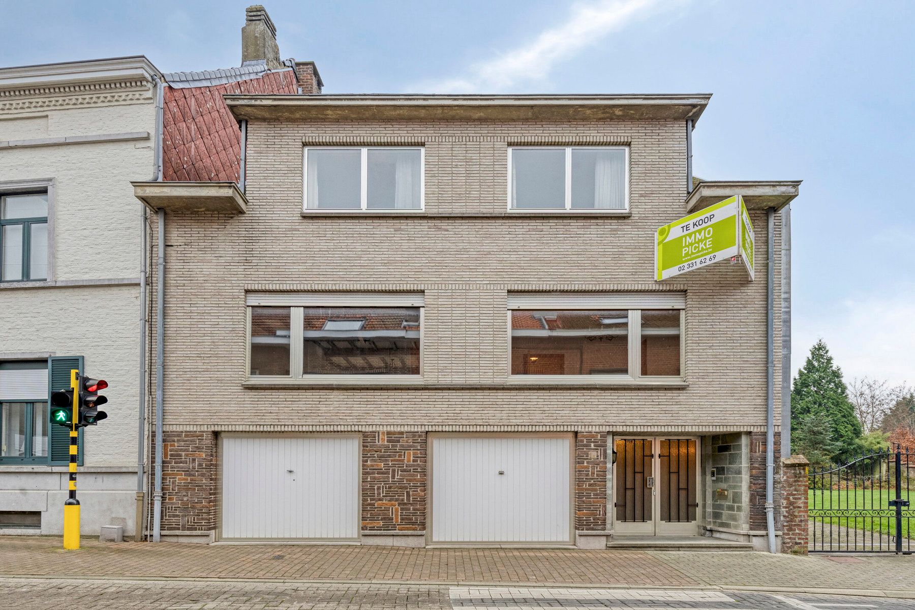 Bel-etage woning met enorm potentieel op 12a 38ca  foto {{pictureIndex}}