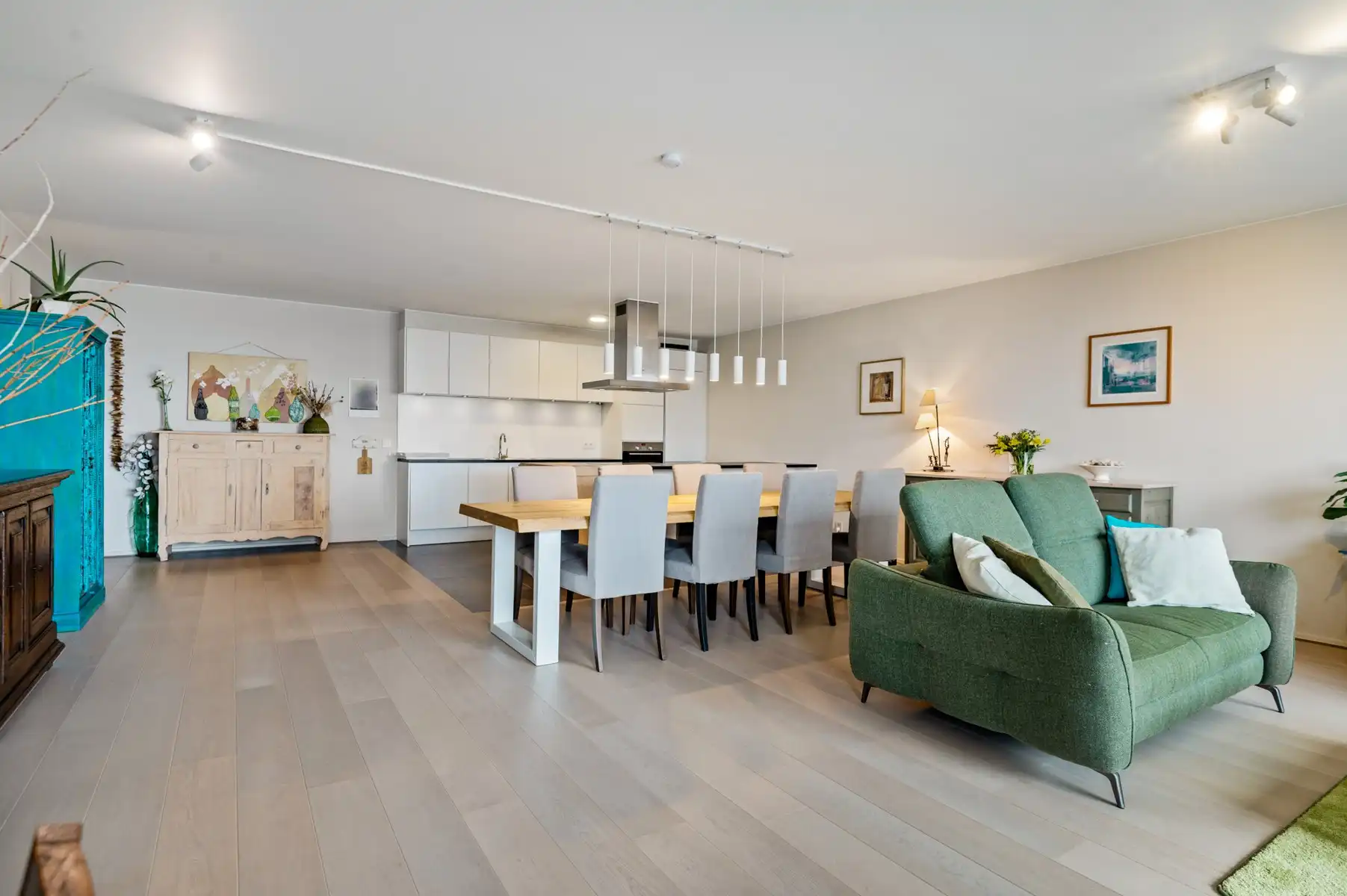 Gezellig, instapklaar appartement 141m² + 26m² terras foto 5