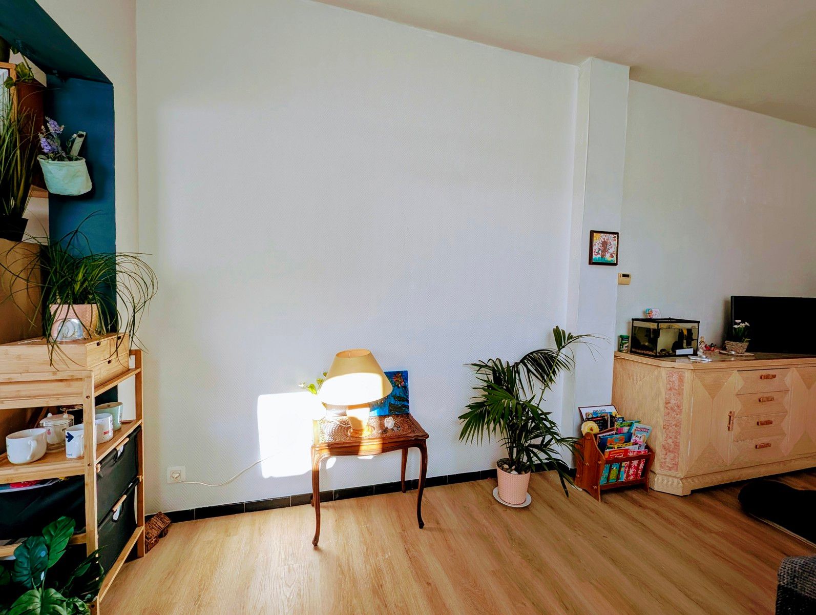 Instapklaar gelijkvloers appartement met 2 slaapkamers & polyvalente ruimte! foto 3