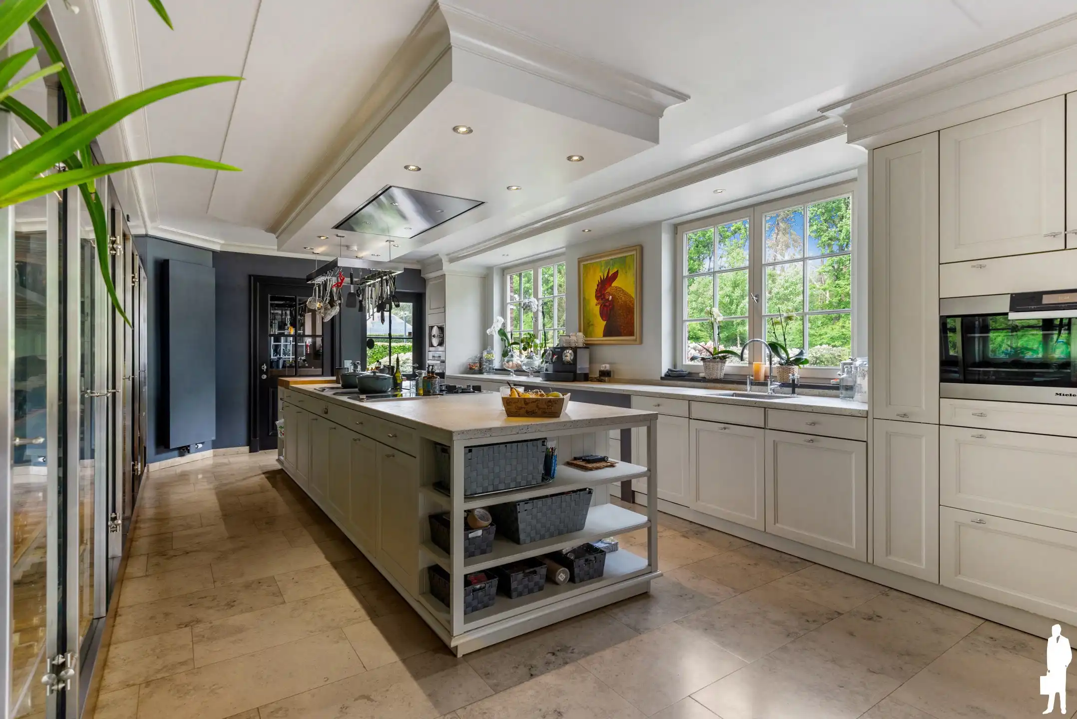 Exclusieve villa met zwembad op een perceel van 6.420 m² foto 5