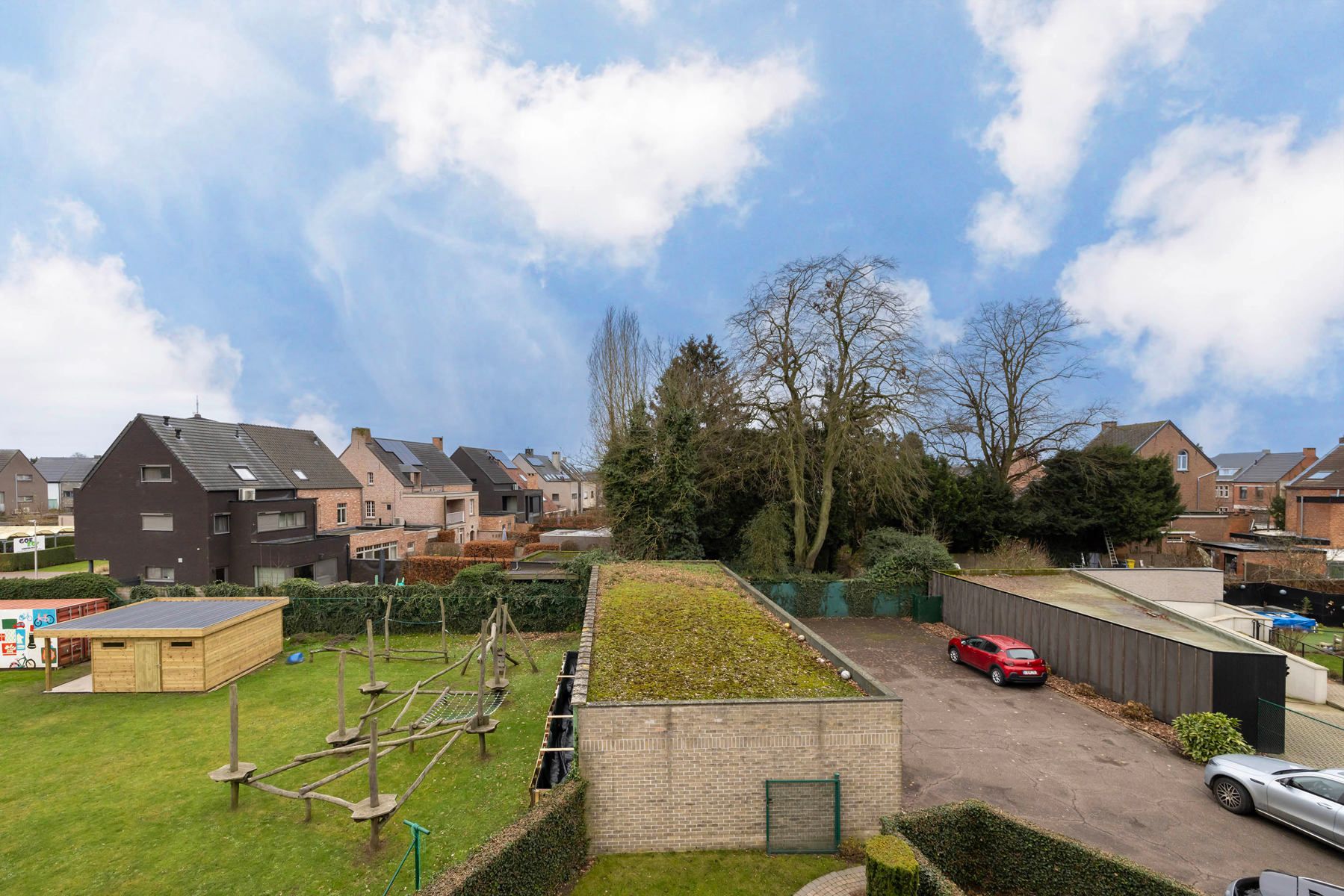 App met 2 slpk, bureau, terras en parking foto 4