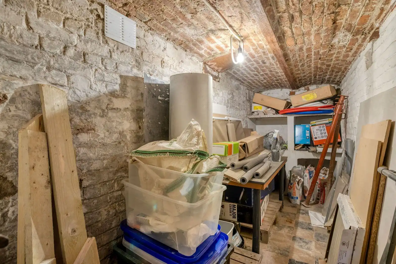 Instapklare en gerenoveerde woning met 3 slaapkamers, bureau en gezellige tuin in Halle foto 28