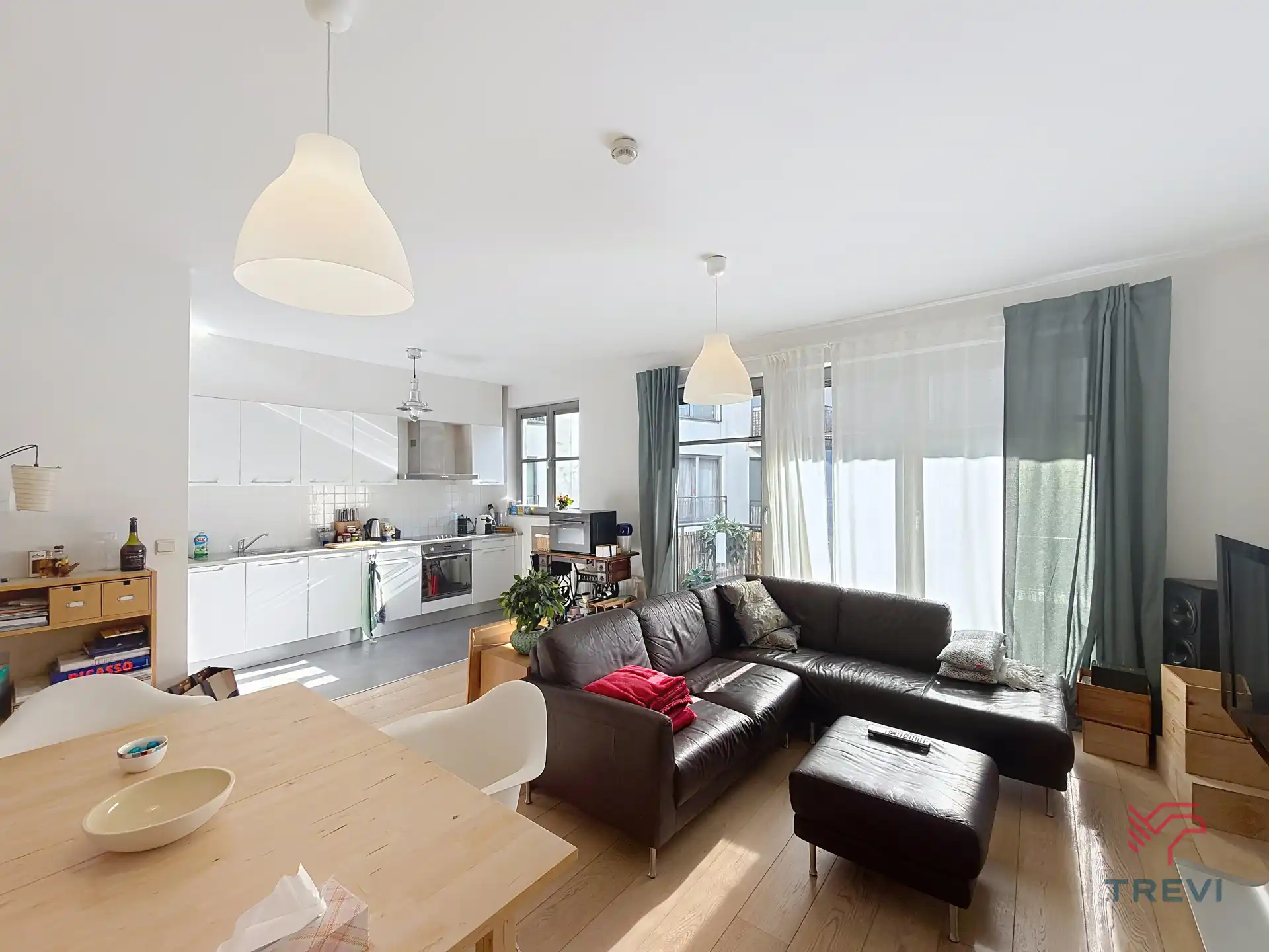 Lichtrijk appartement, 2 slpk in het hartje van Brussel foto {{pictureIndex}}