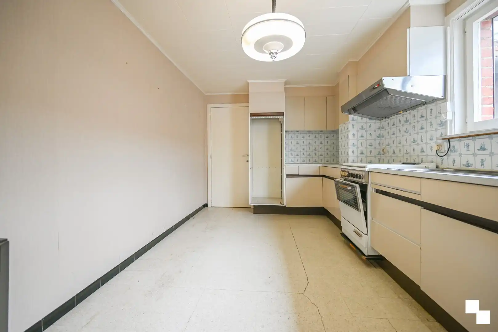 Centraal gelegen woonst met drie slaapkamers te Izegem foto 11