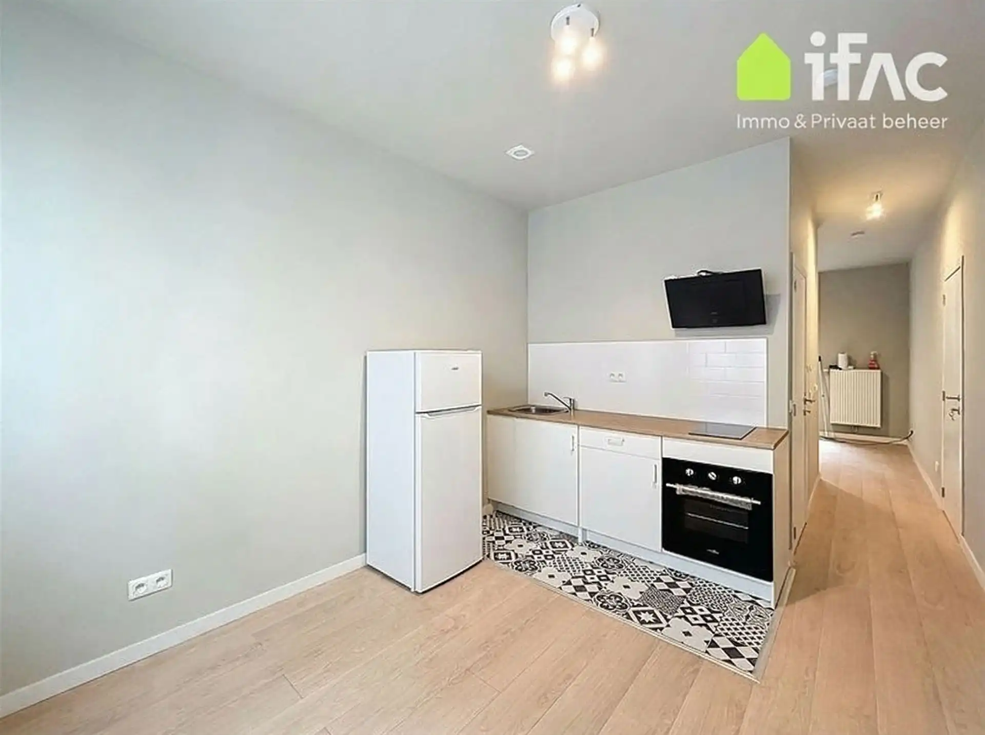 Volledig gerenoveerd appartement met terras foto {{pictureIndex}}