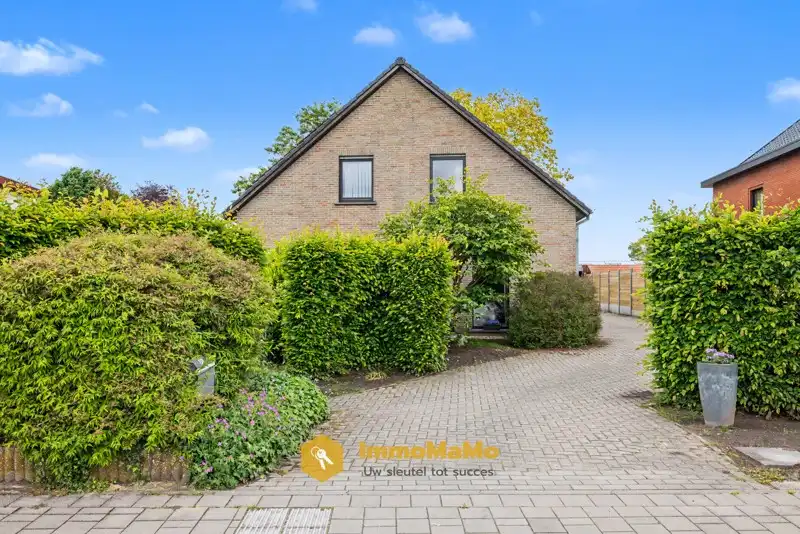 ZEER PRAKTISCHE EN RUIME WONING MET 6 SLAAPKAMERS TE KOOP foto 2