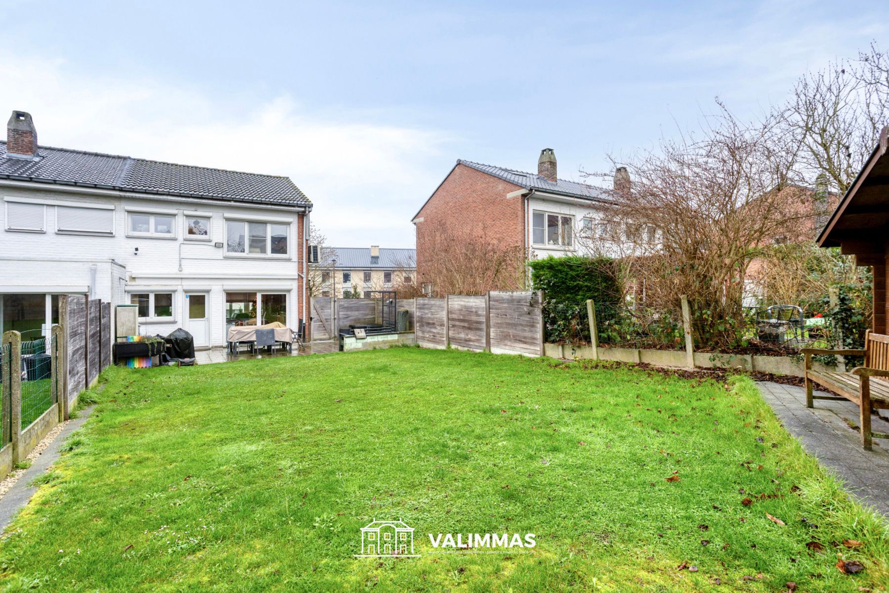 Energiezuinige driegevelwoning met garage en mooie tuin... foto 12