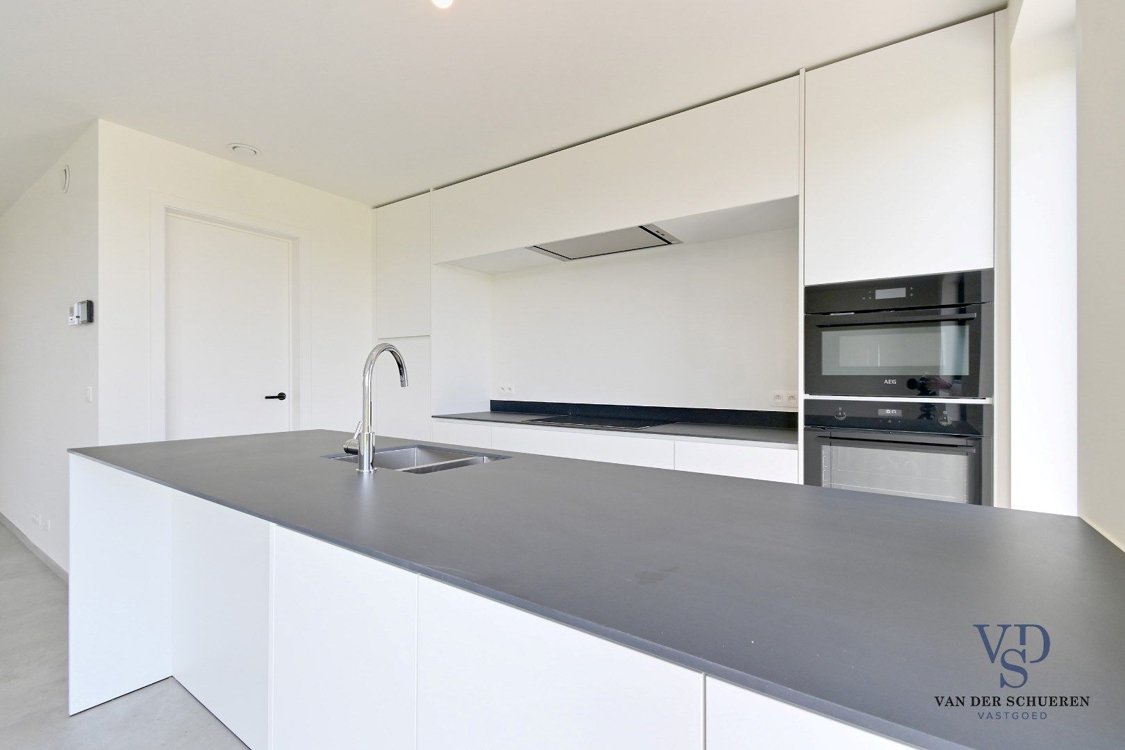 IN OPTIE ! Half Open Bebouwing met afzonderlijke garage  foto 9