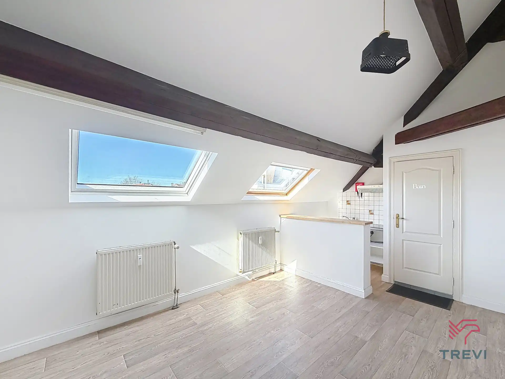 Ongemeubileerde studio, ideaal gelegen foto 3