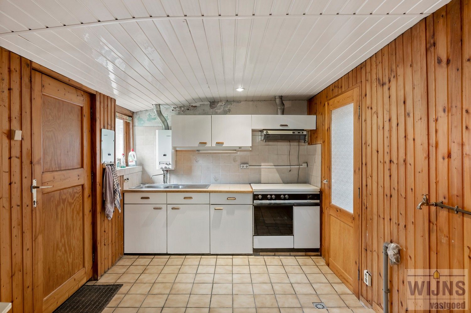 TE RENOVEREN WONING MET ACHTERUITGANG IN HET CENTRUM VAN EMBLEM foto 13