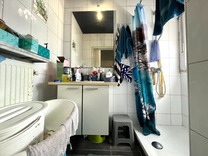 GELIJKVLOERSAPPARTEMENT MET TWEE SLAAPKAMERS TE HUUR foto 6