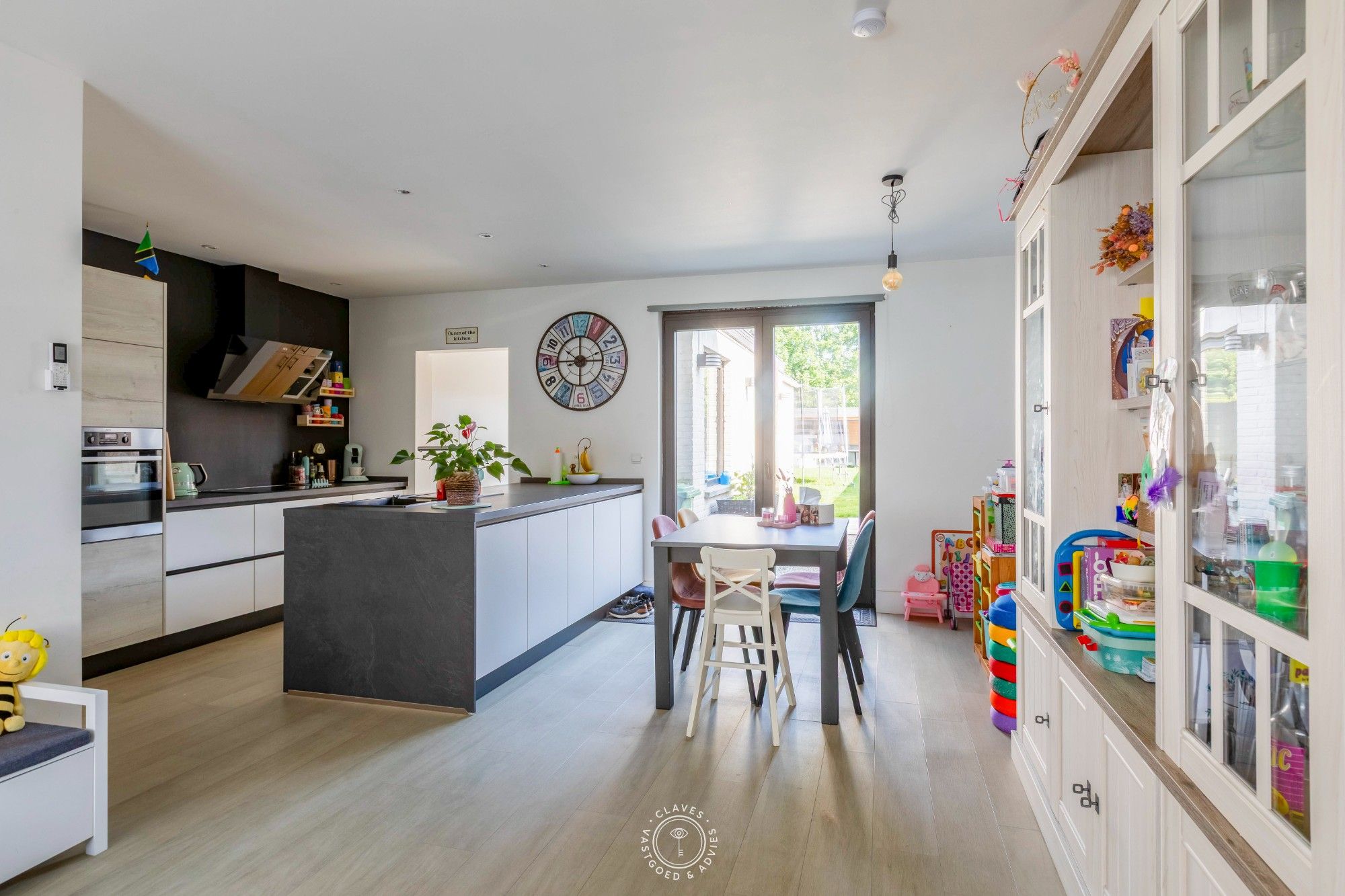 Instapklare woning met zeer aangename tuin foto 2