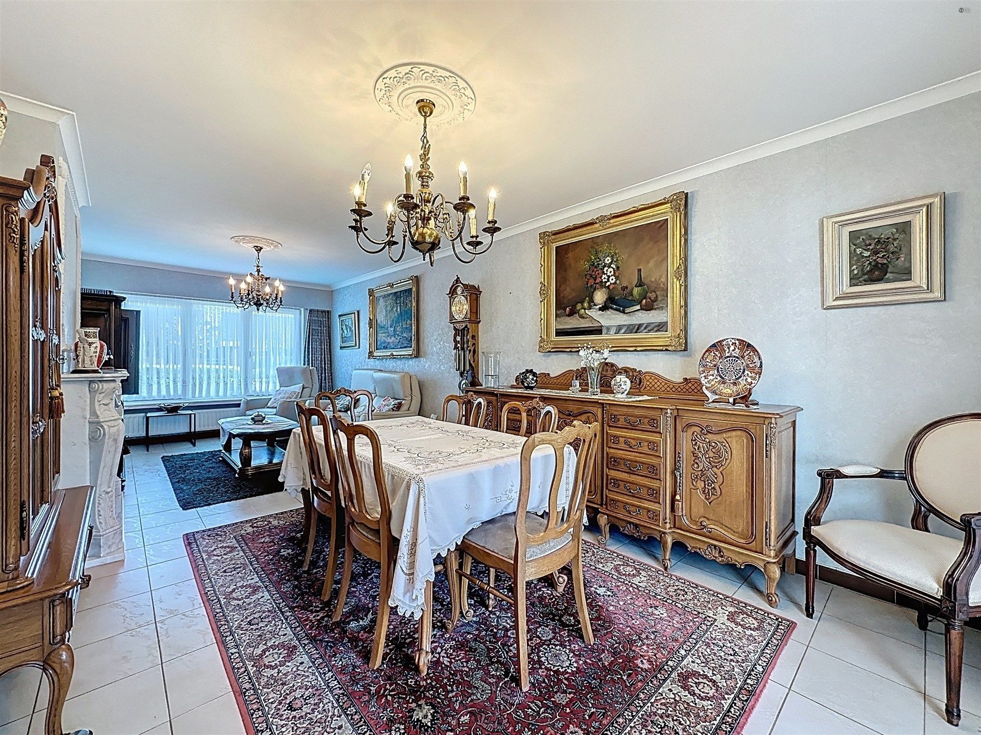 Instapklare gezinswoning met garage, 5 slaapkamers en gezellige tuin op 450m²! foto 6