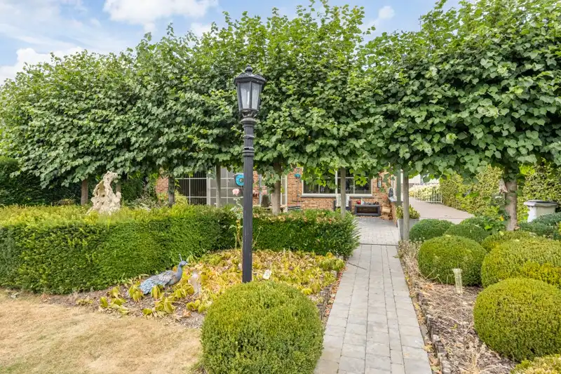 Luxueuze, halfopen bebouwing met 3 slaapkamers, inpandige garage en een prachtige tuin foto 36
