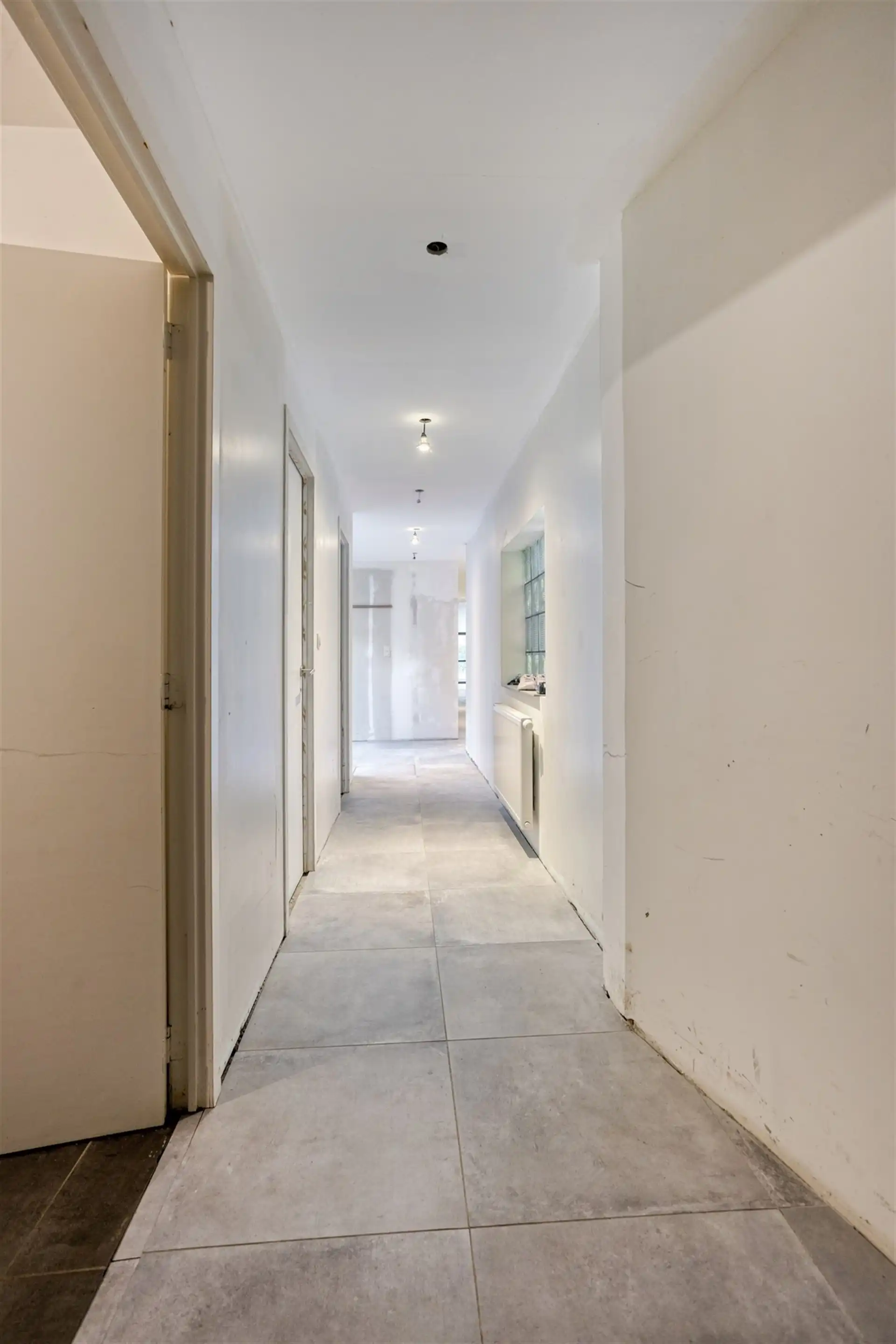 Woning met overvloed aan ruimte en potentieel foto 8