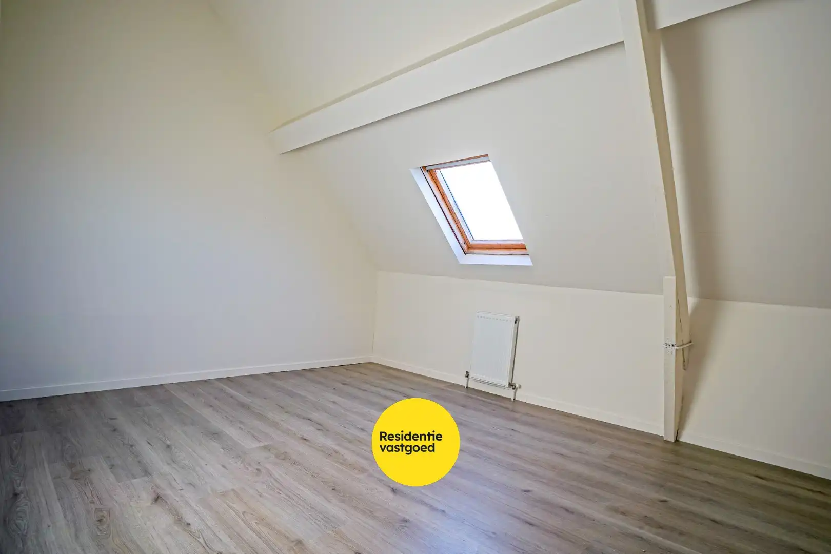 UNIEKE KANS! Instapklare woning met 4 slaapkamers en ruime tuin foto 3