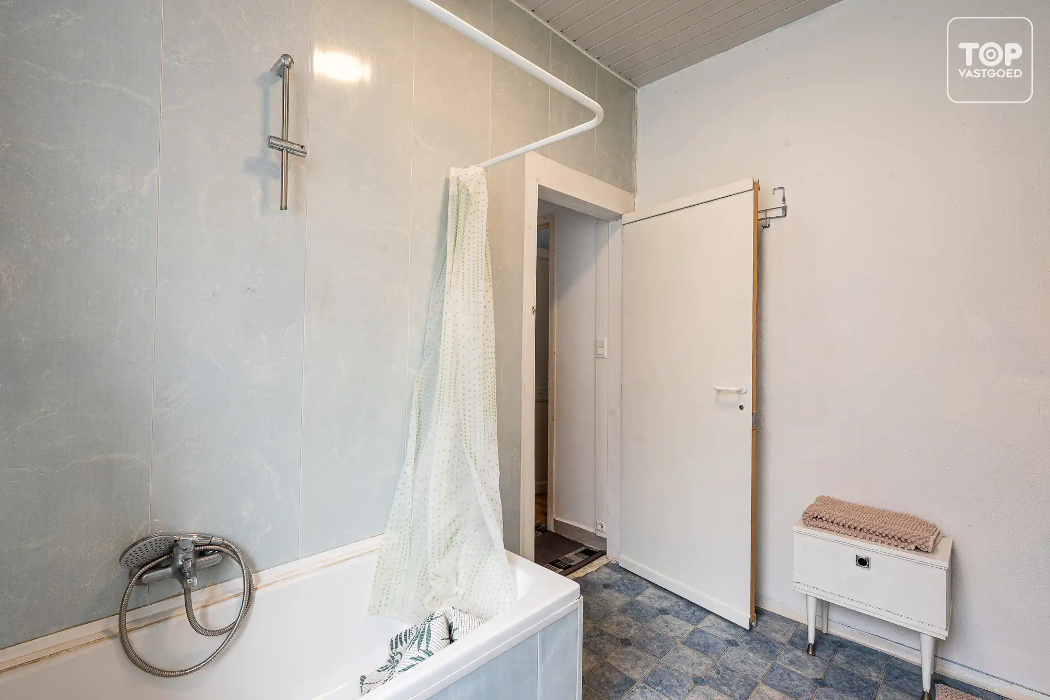 Centraal gelegen, gerenoveerde ééngezinswoning met 3 slaapkamers.  foto 8