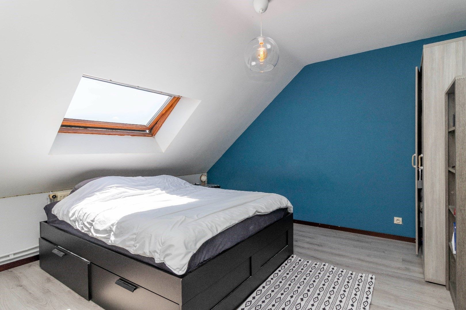 Ruim duplexappartement met gelijkvloerse handelsruimte foto 17