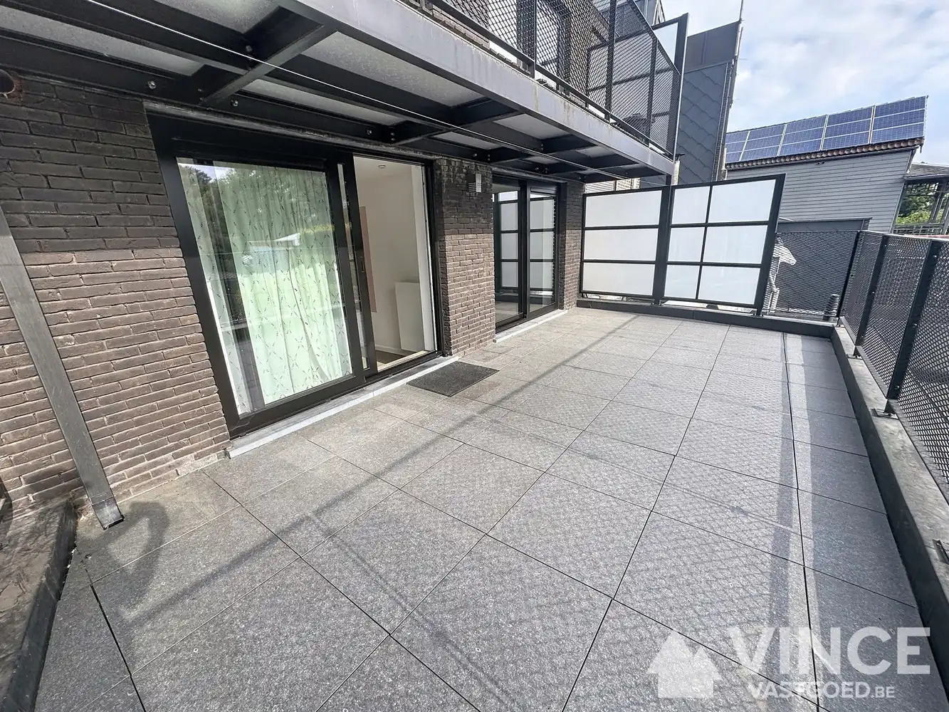 Lichtrijk appartement met uniek zicht op de vaart en ruim terras foto 12