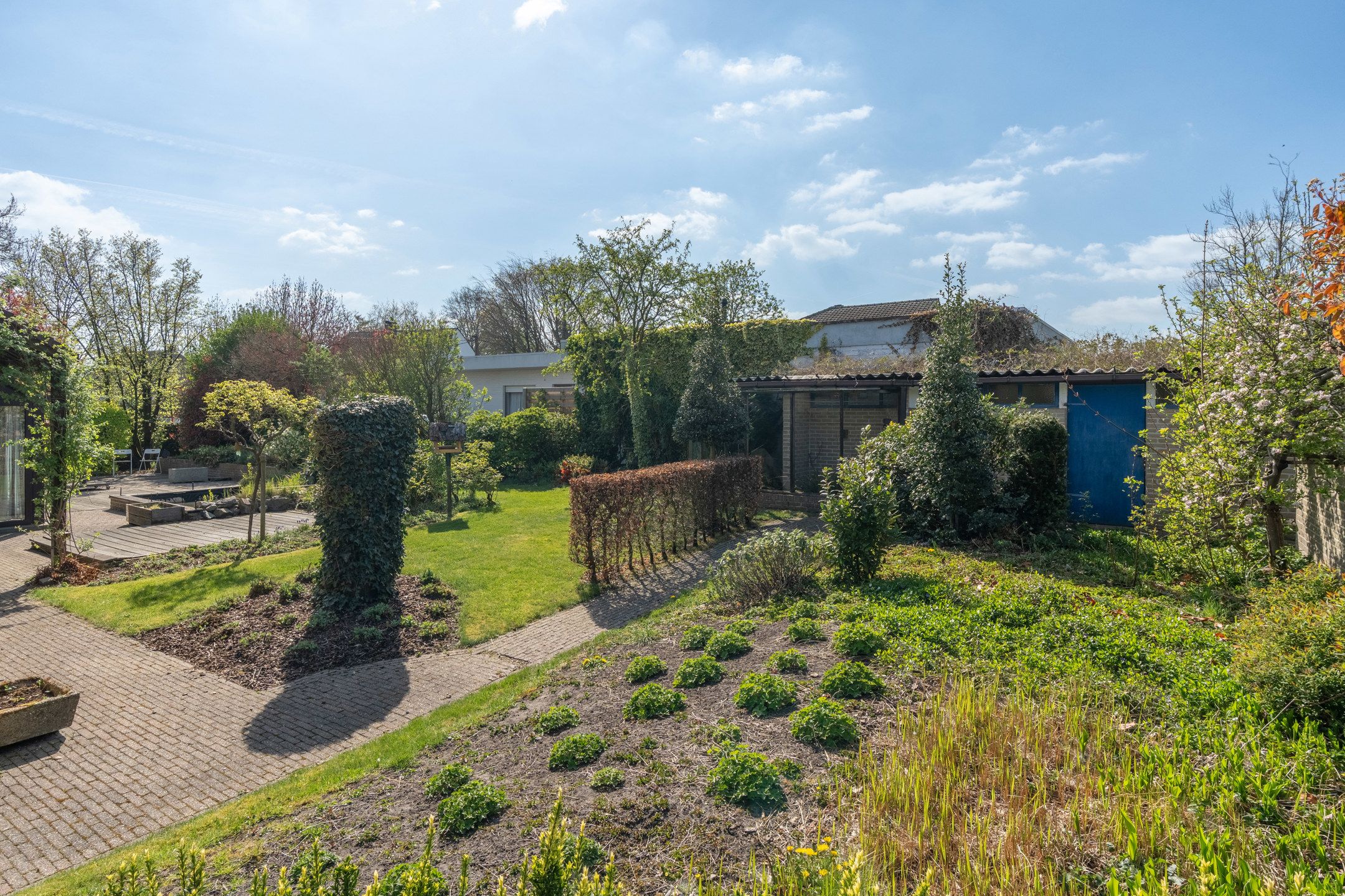Goed onderhouden villa met 5 slpk's op perceel van 1.060m². foto 34
