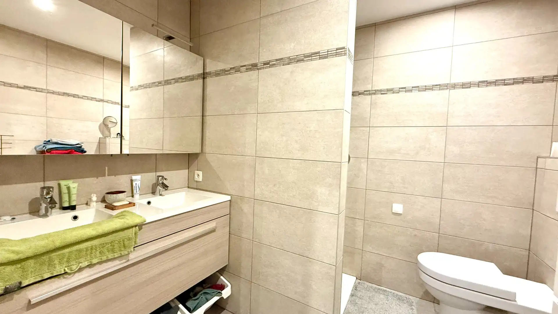 Gelijkvloers appartement met 2 slaapkamers, tuin en autostandplaats foto 10