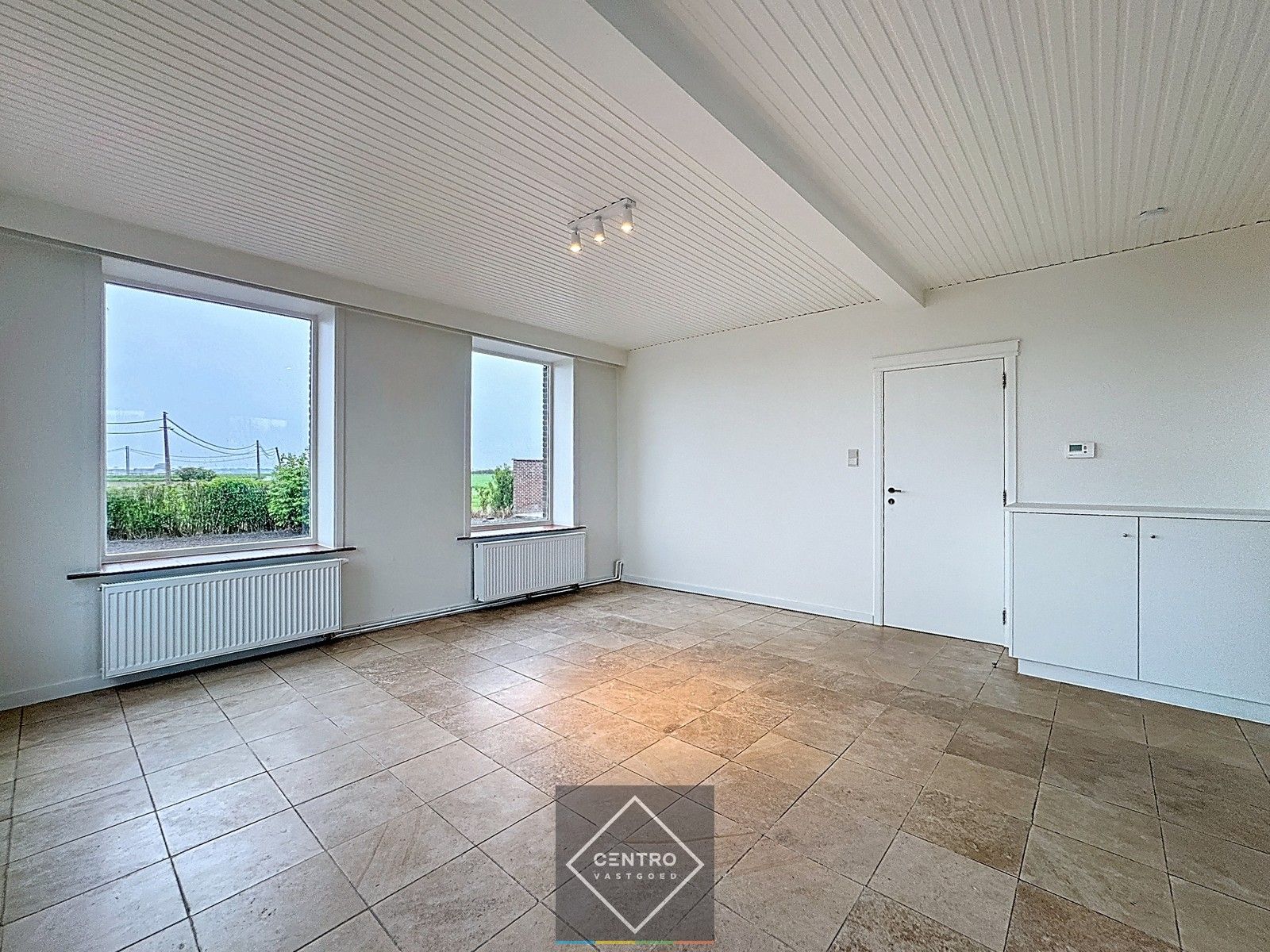 Landelijk gelegen woning met 4 slpks, bureel én garage! foto 5