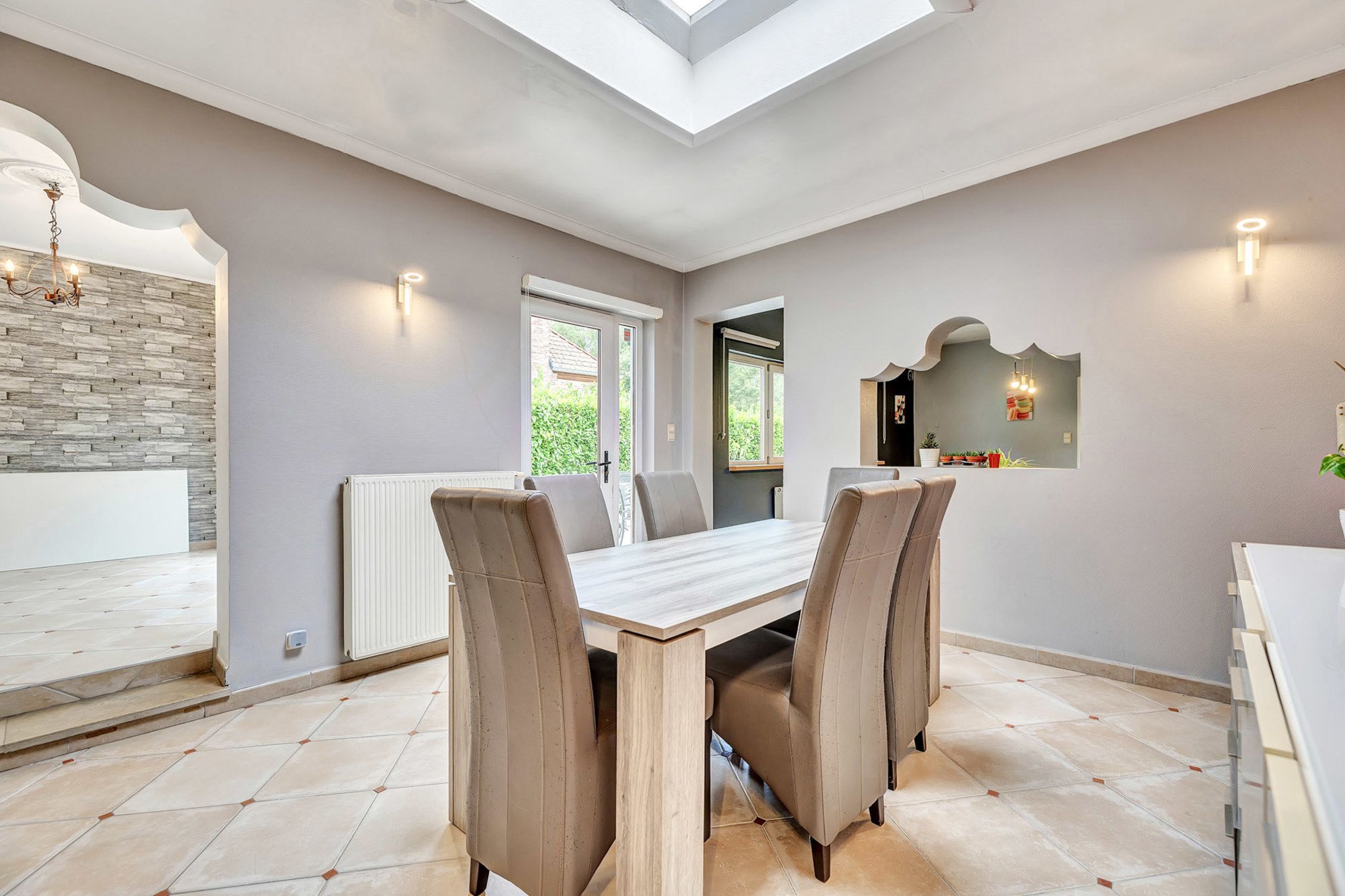 Rustieke woning op strategische ligging foto 8