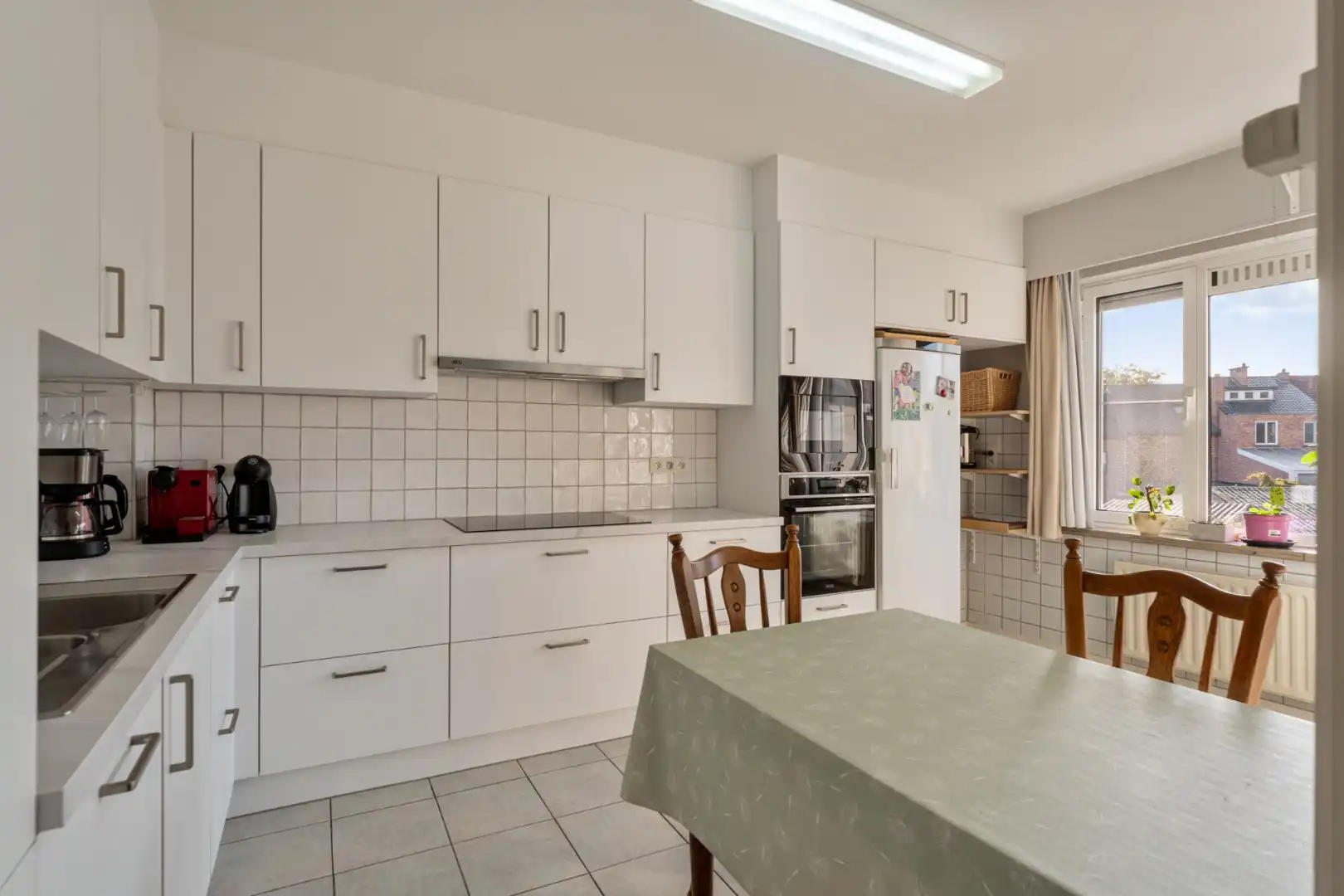 Ruim en centraal gelegen appartement, 2 slpk, met terras en garage foto 11