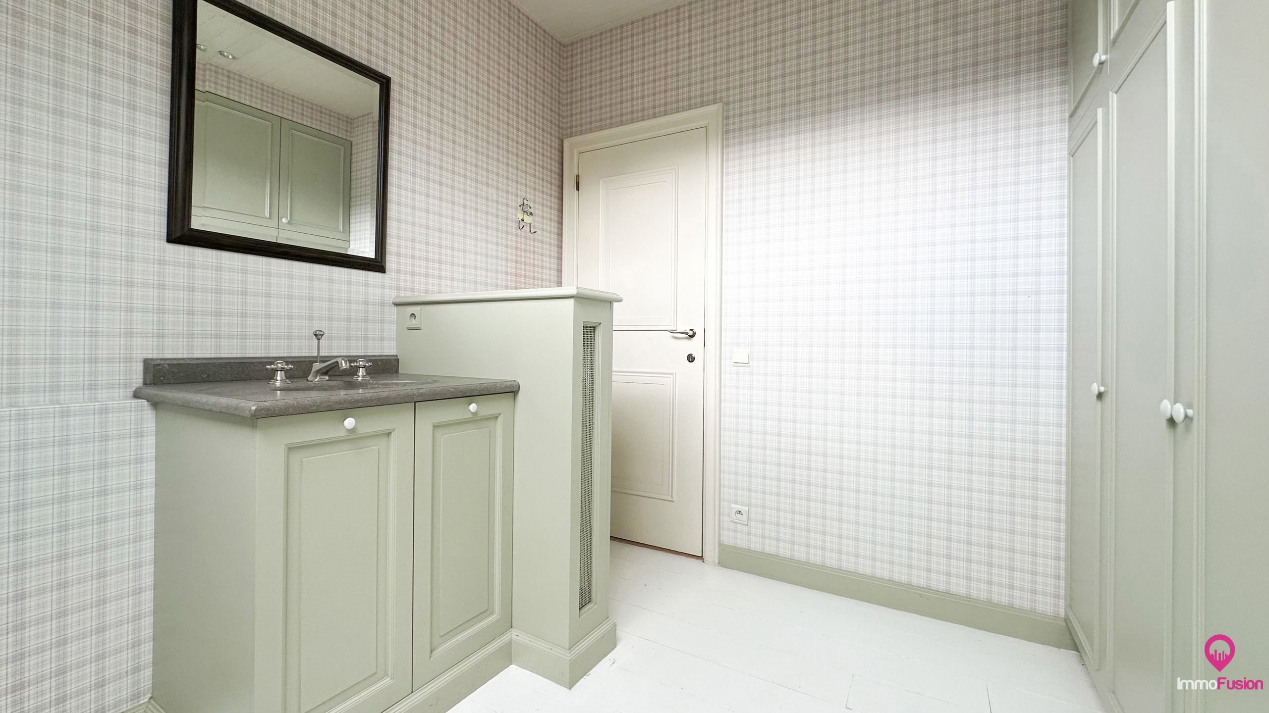 Uitzonderlijk gelegen villa met 5 slpks + zwembad op 1,97ha! foto 42