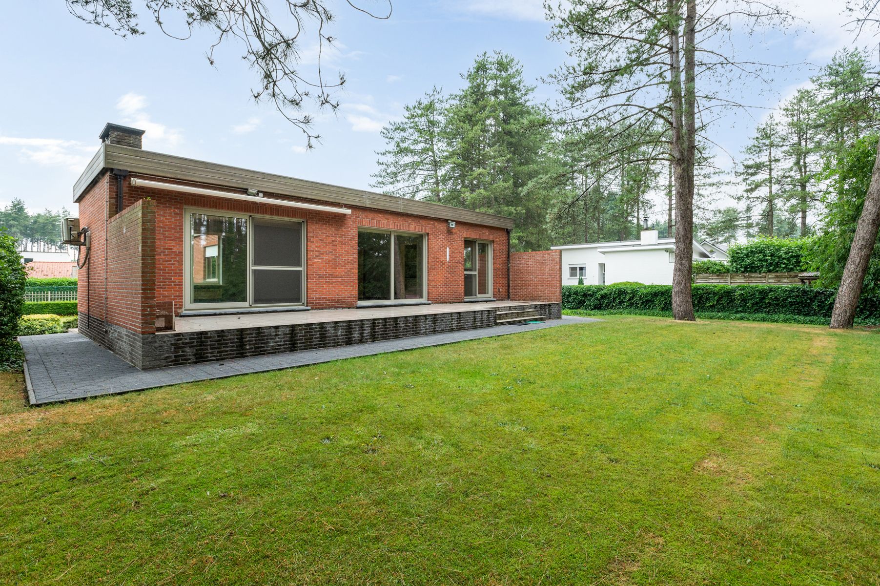 Gelijkvloerse villa met 3 slks op 2800m2 grond foto 28